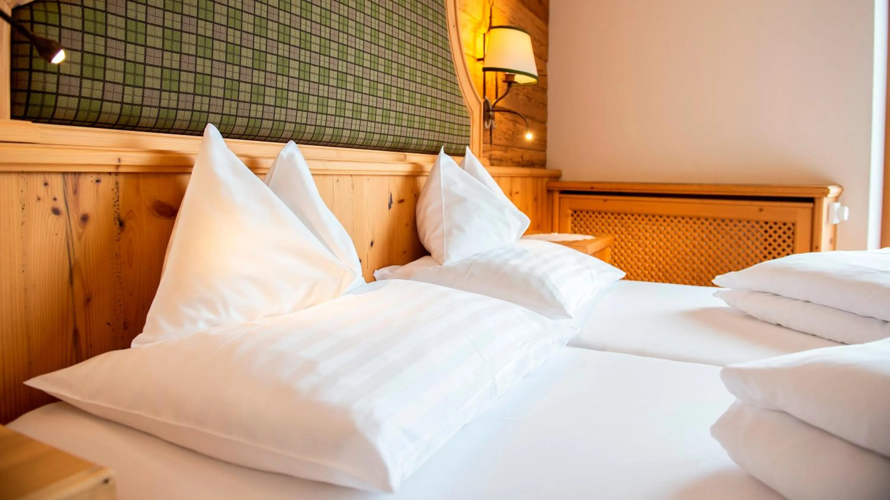 Staff, Bed in Alpenresort Fluchthorn