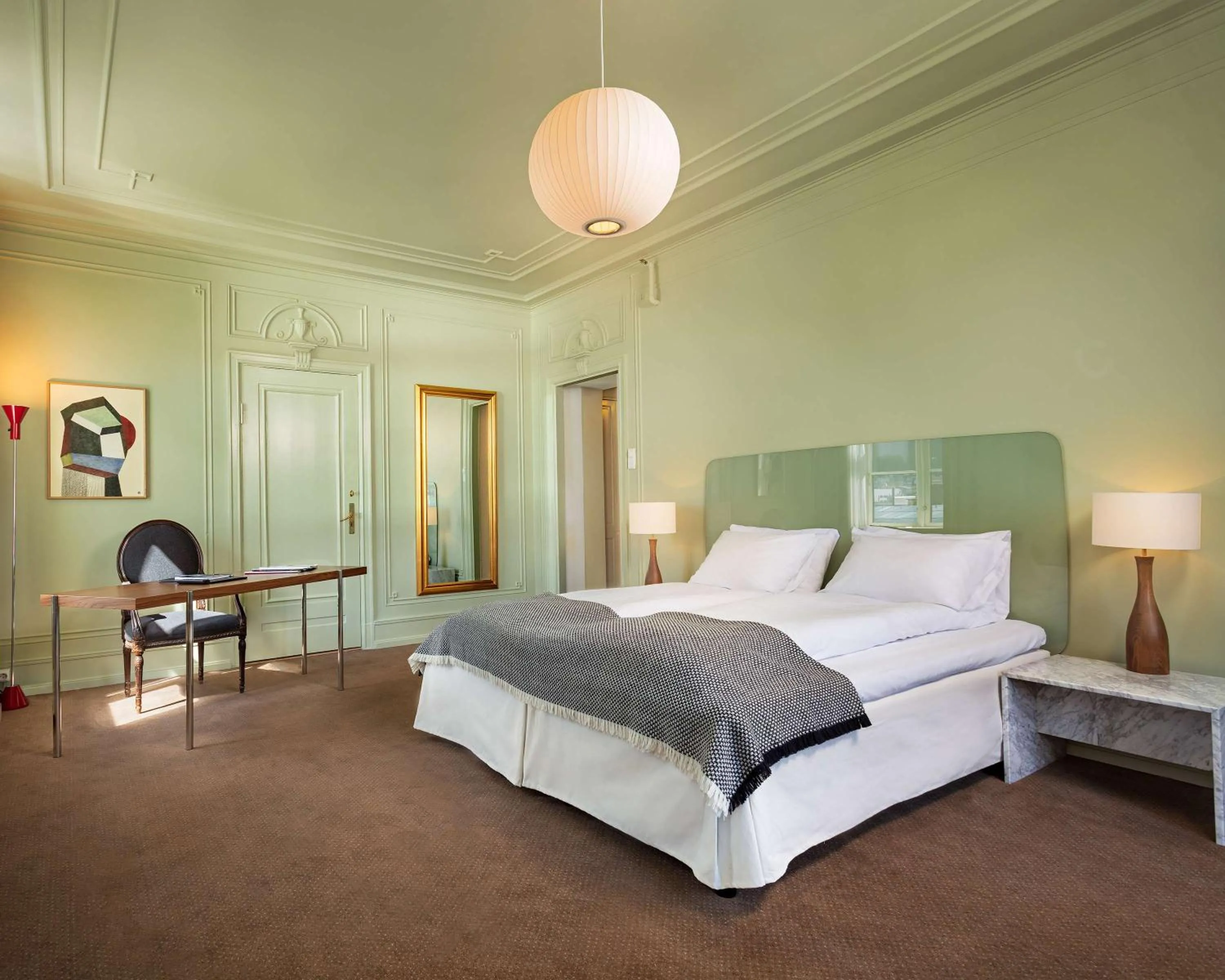Photo of the whole room, Bed in Grand Hotel Terminus