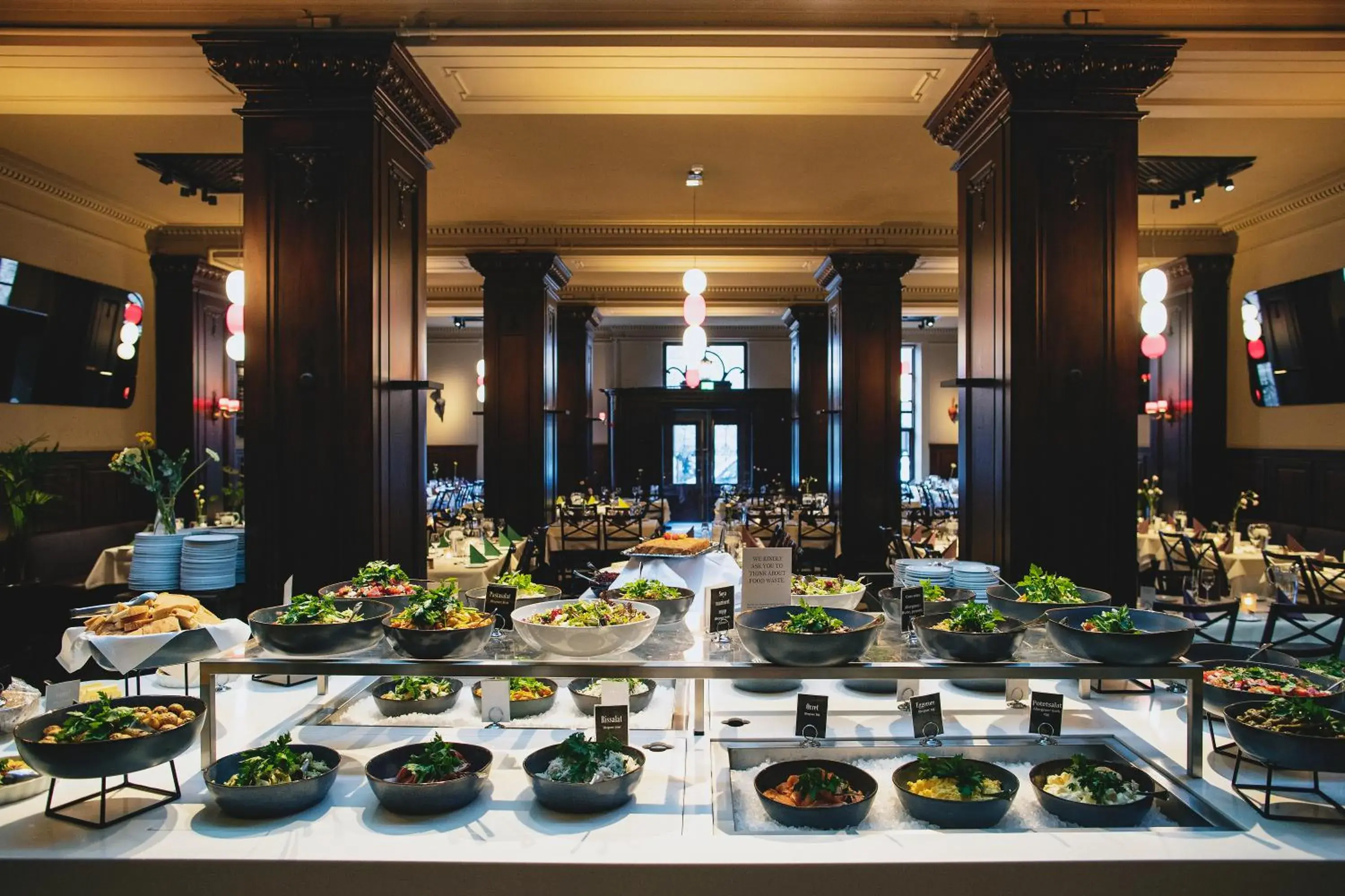 Restaurant/places to eat in Grand Hotel Terminus Restaurant/places to eat in Grand Hotel Terminus