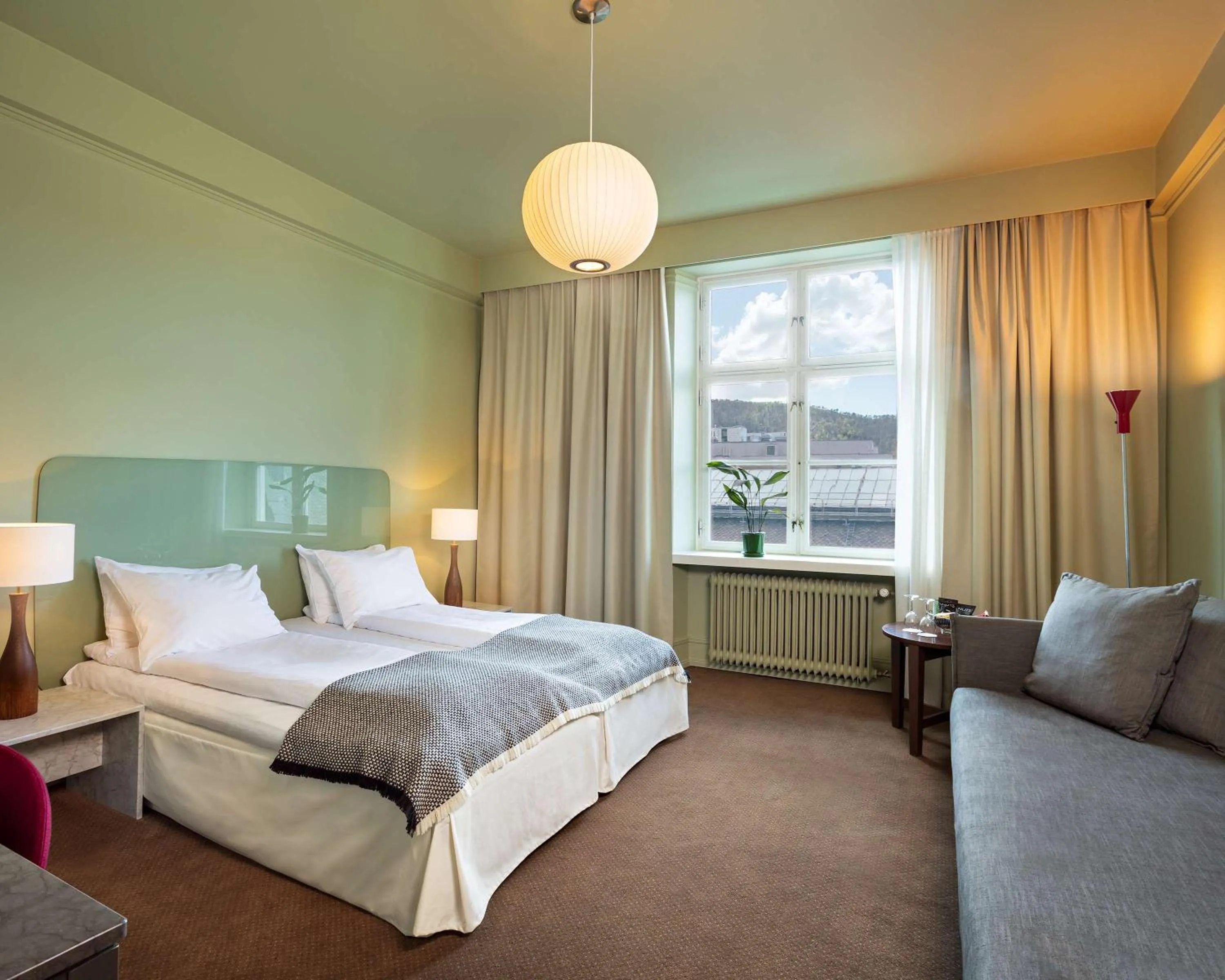 Photo of the whole room, Bed in Grand Hotel Terminus