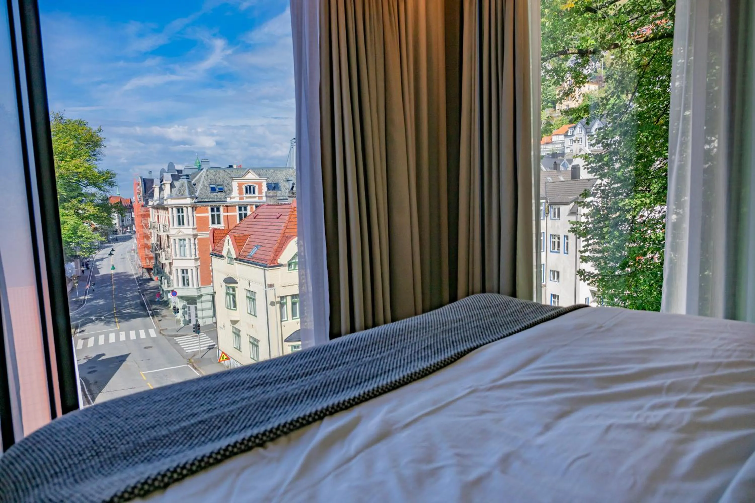 City view, Bed in Grand Hotel Terminus