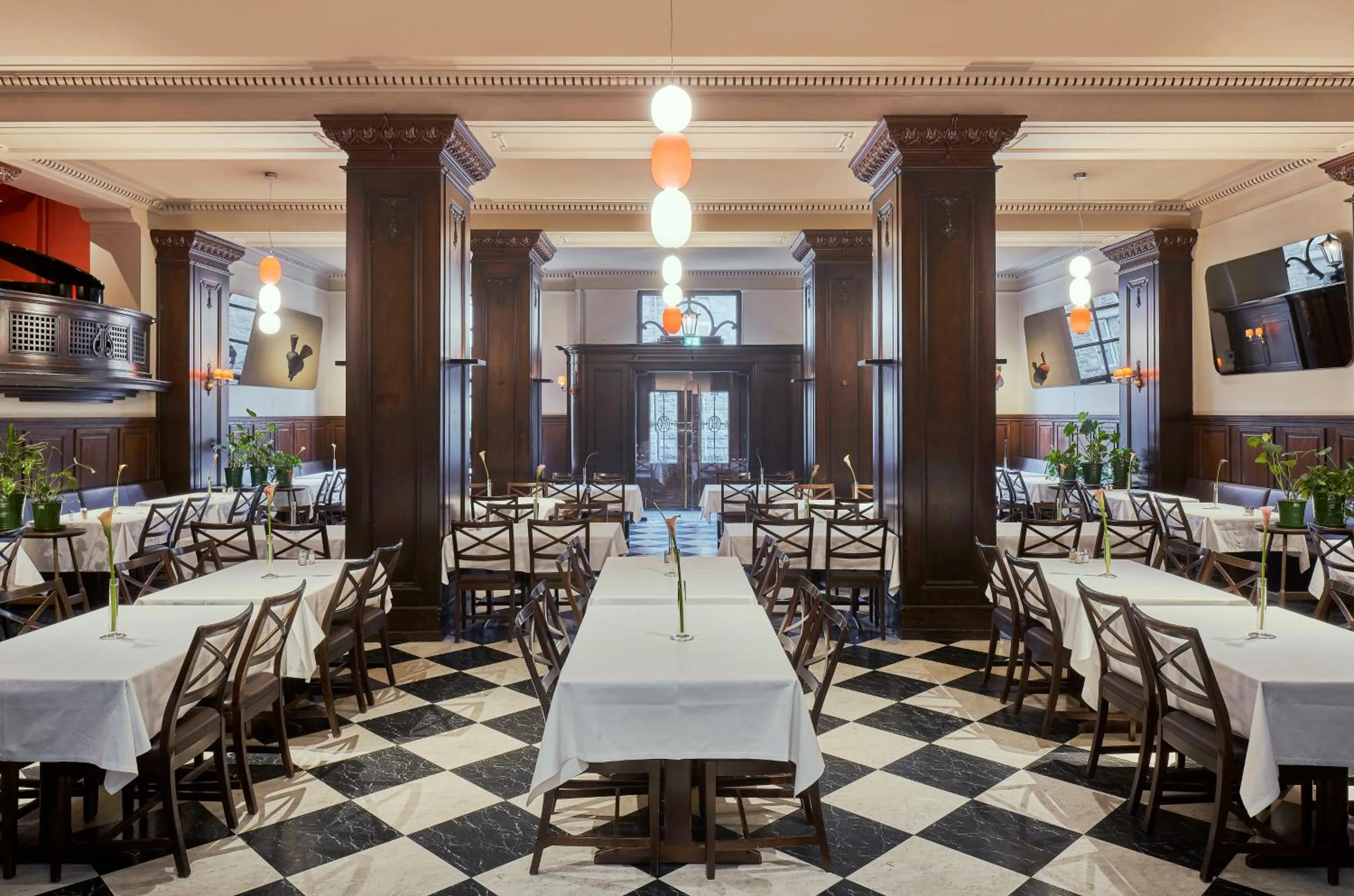 Restaurant/places to eat in Grand Hotel Terminus