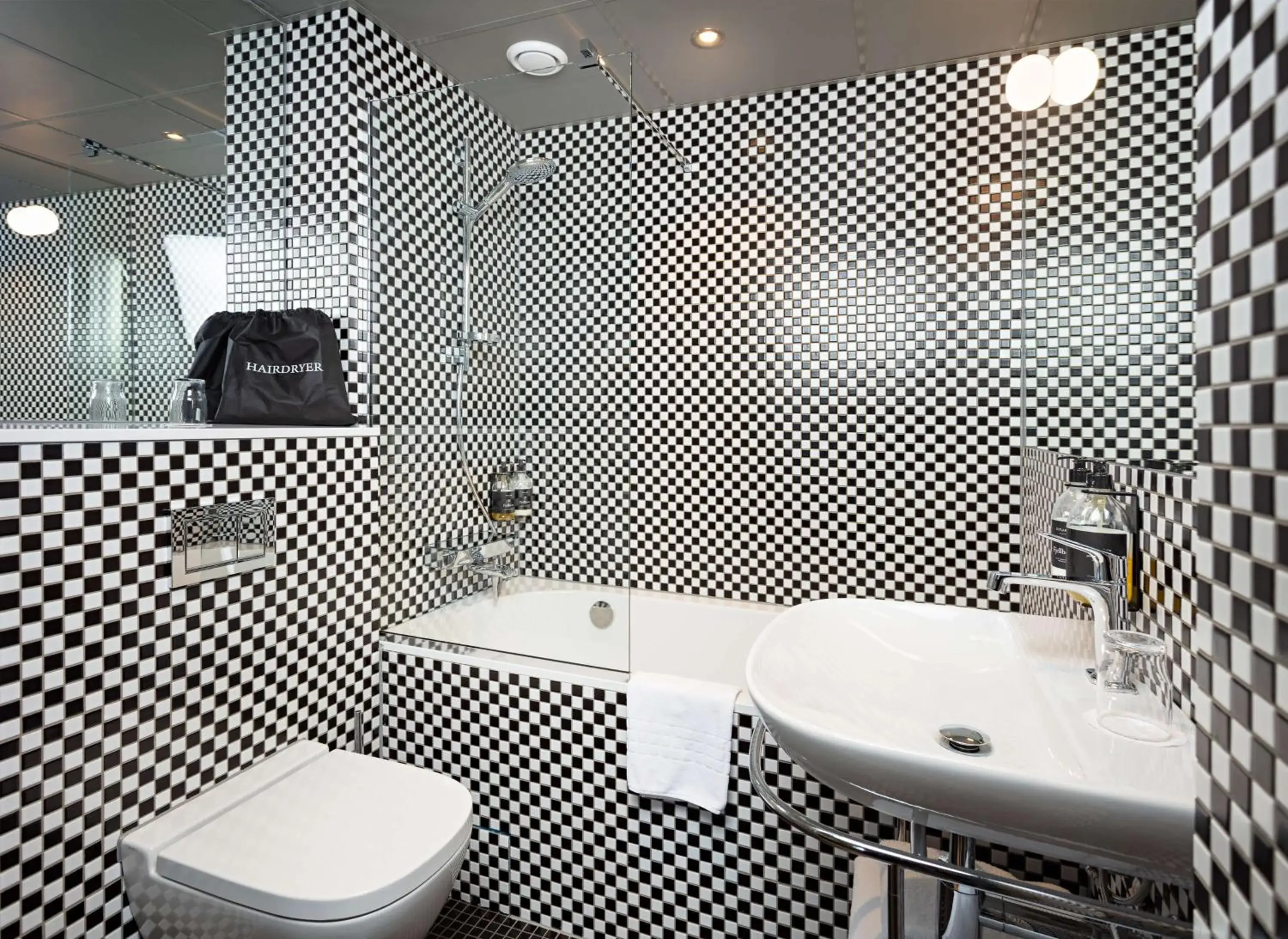 Bathroom in Grand Hotel Terminus Bathroom in Grand Hotel Terminus