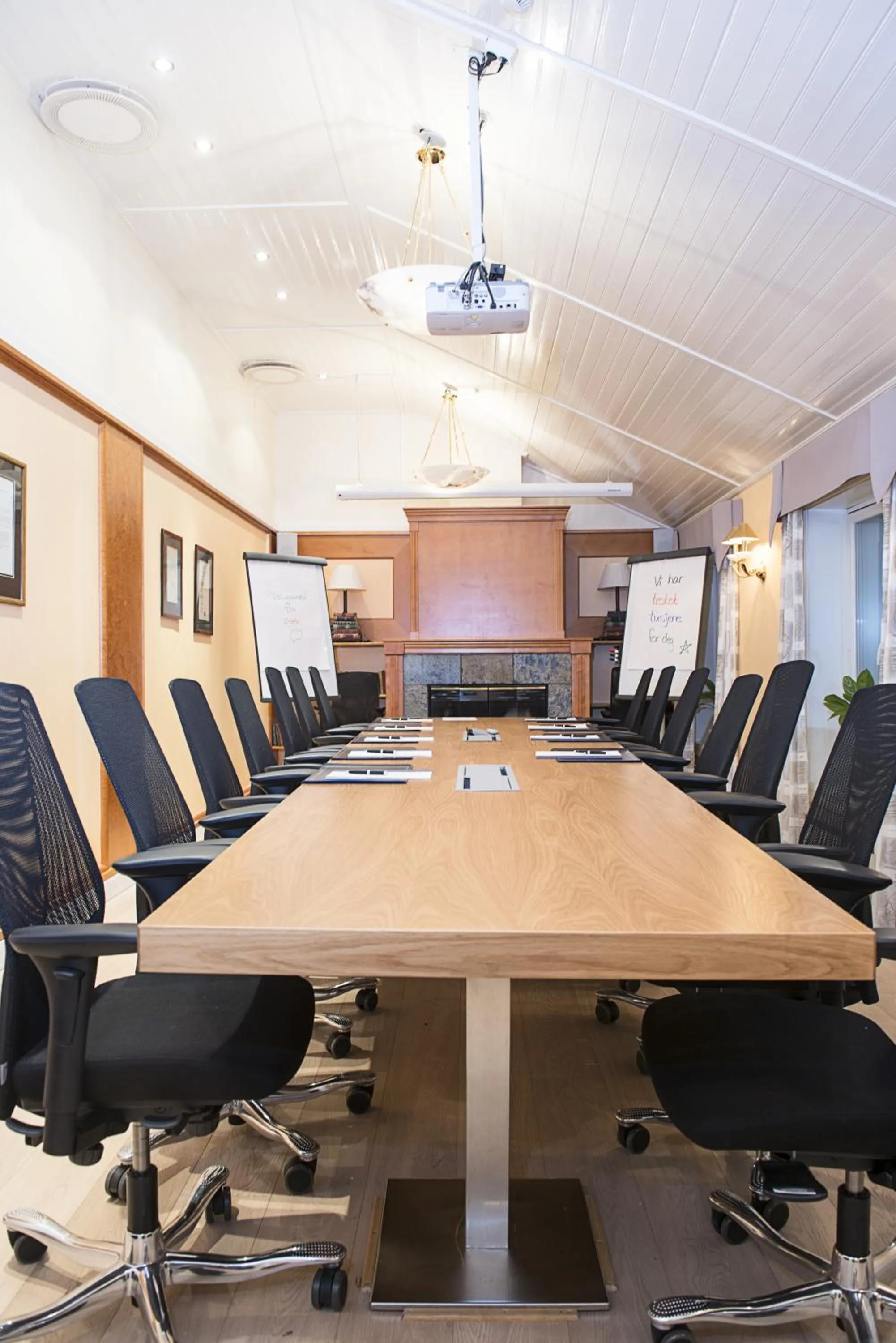 Meeting/conference room in Losby Gods Manor