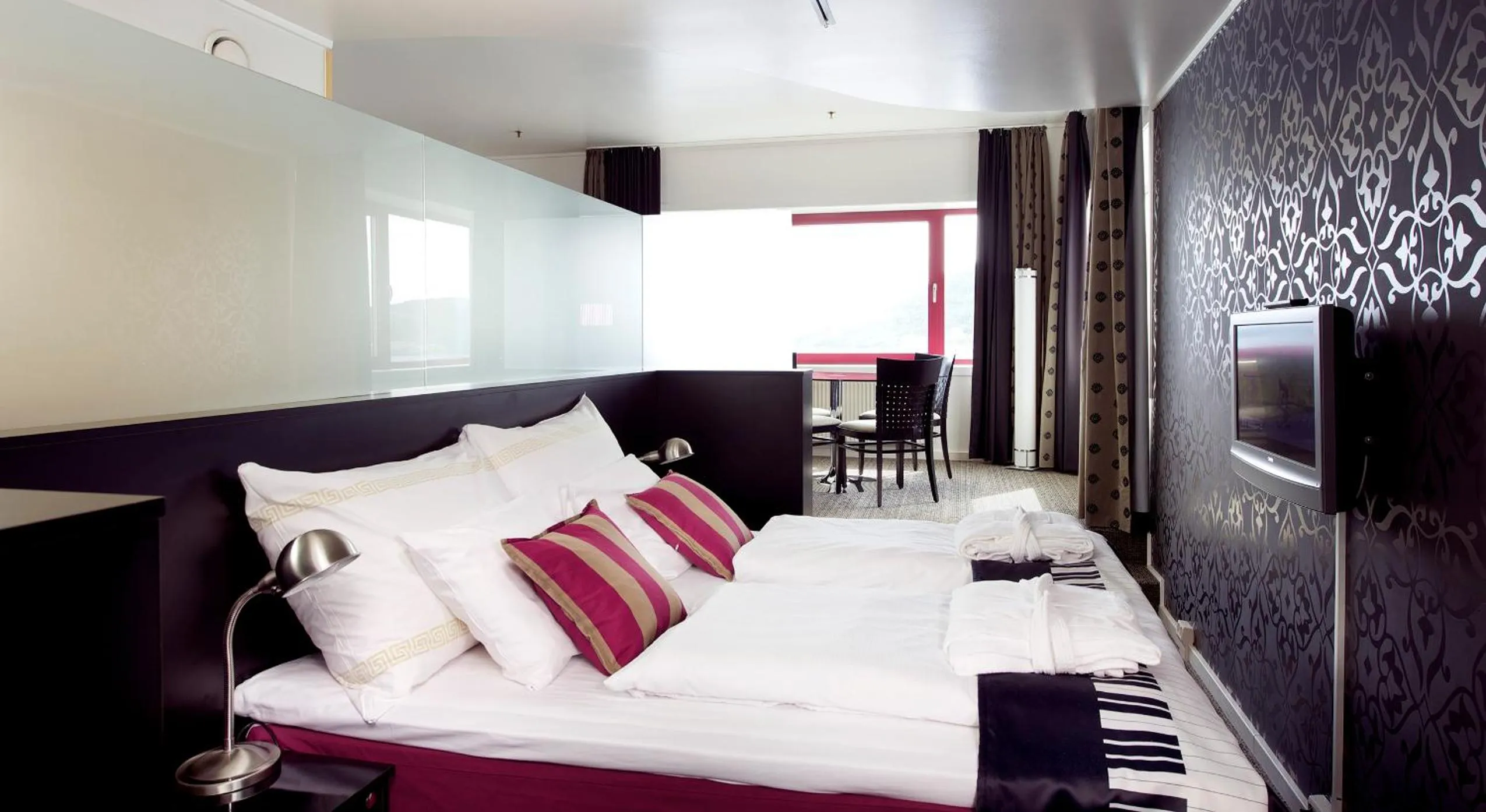 Bed in Home Hotel Arcticus