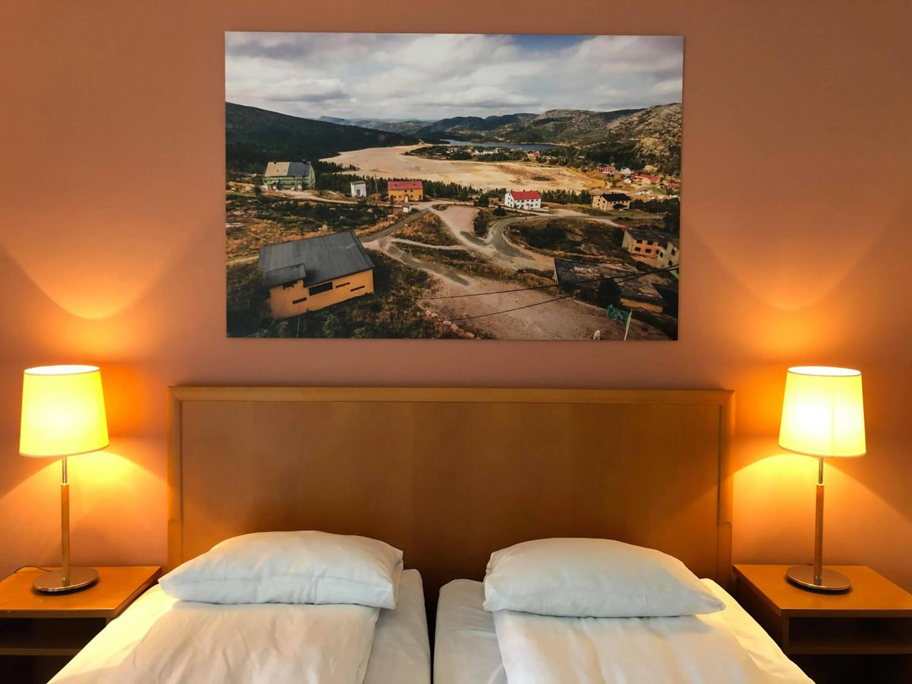 Bed in Utsikten Hotell Kvinesdal - Unike Hoteller