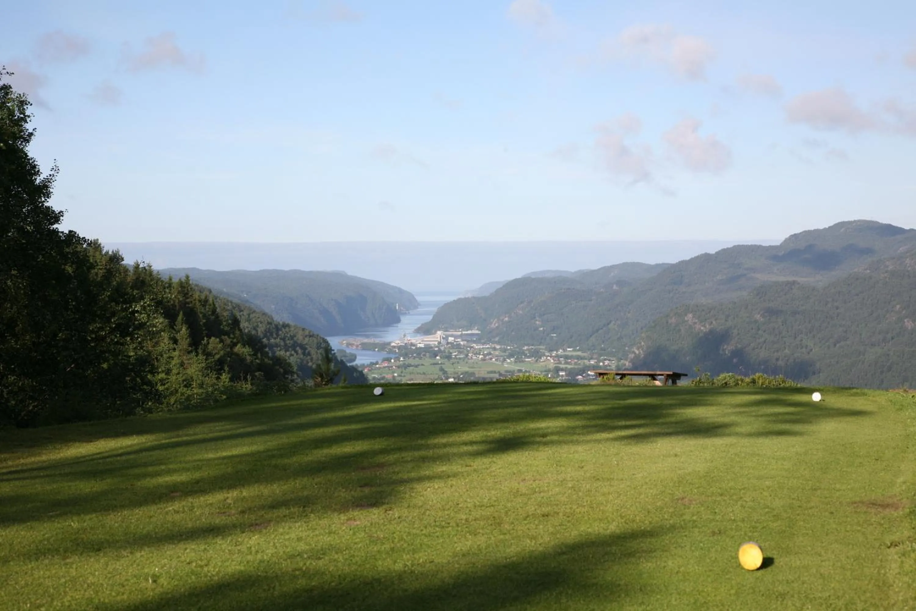 Golfcourse in Utsikten Hotell Kvinesdal - Unike Hoteller