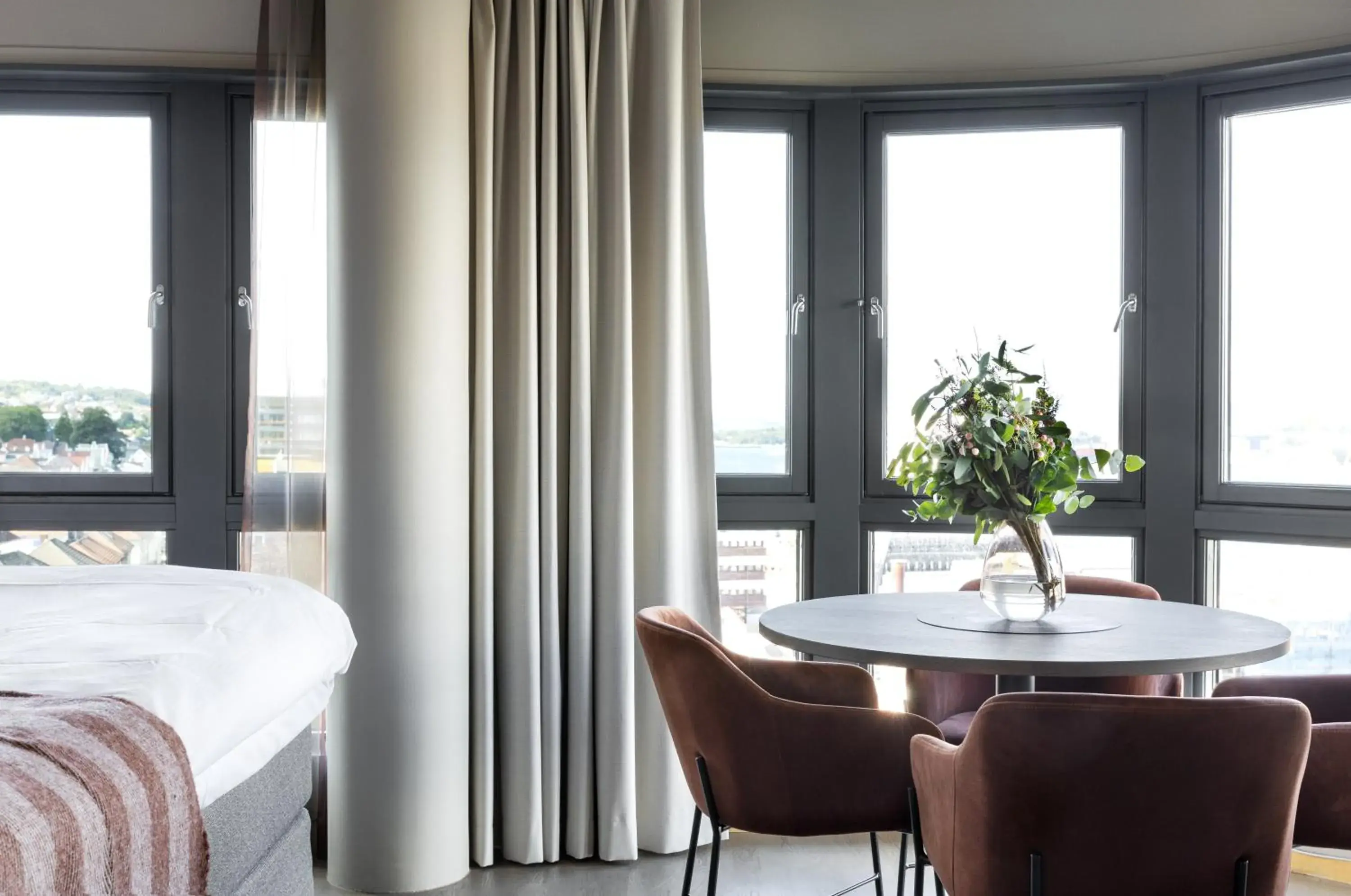 Dining area, Bed in Clarion Hotel Stavanger Dining area, Bed in Clarion Hotel Stavanger