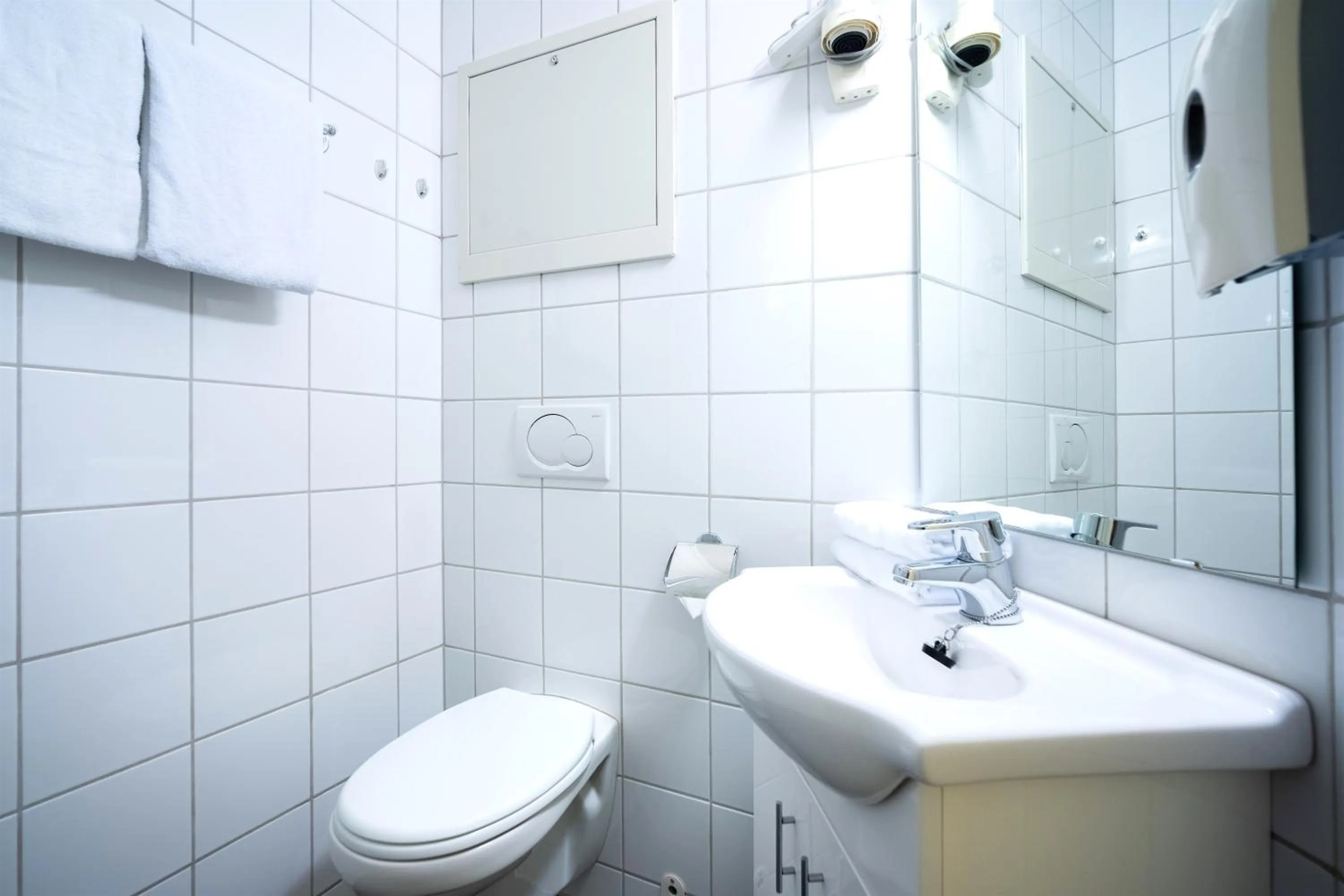 Toilet in Enter City Hotel