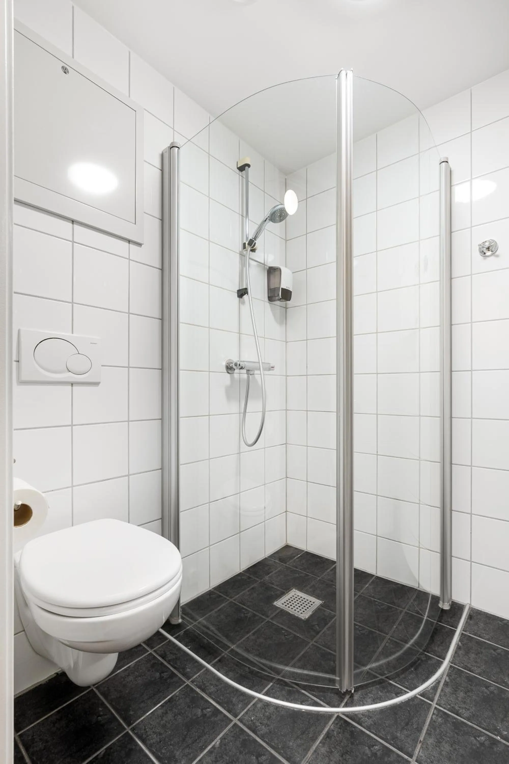 Shower in Enter City Hotel