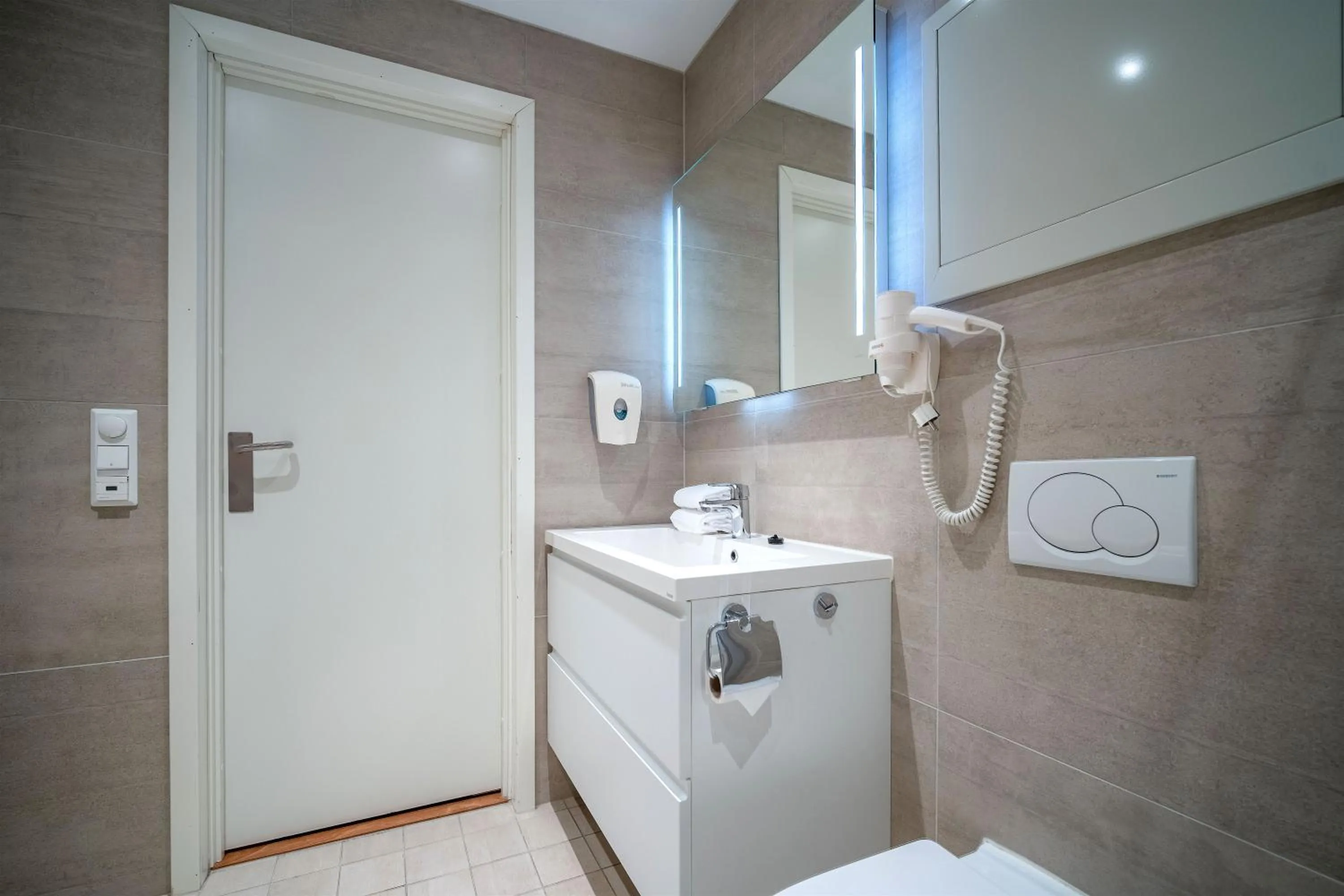 Bathroom in Enter City Hotel