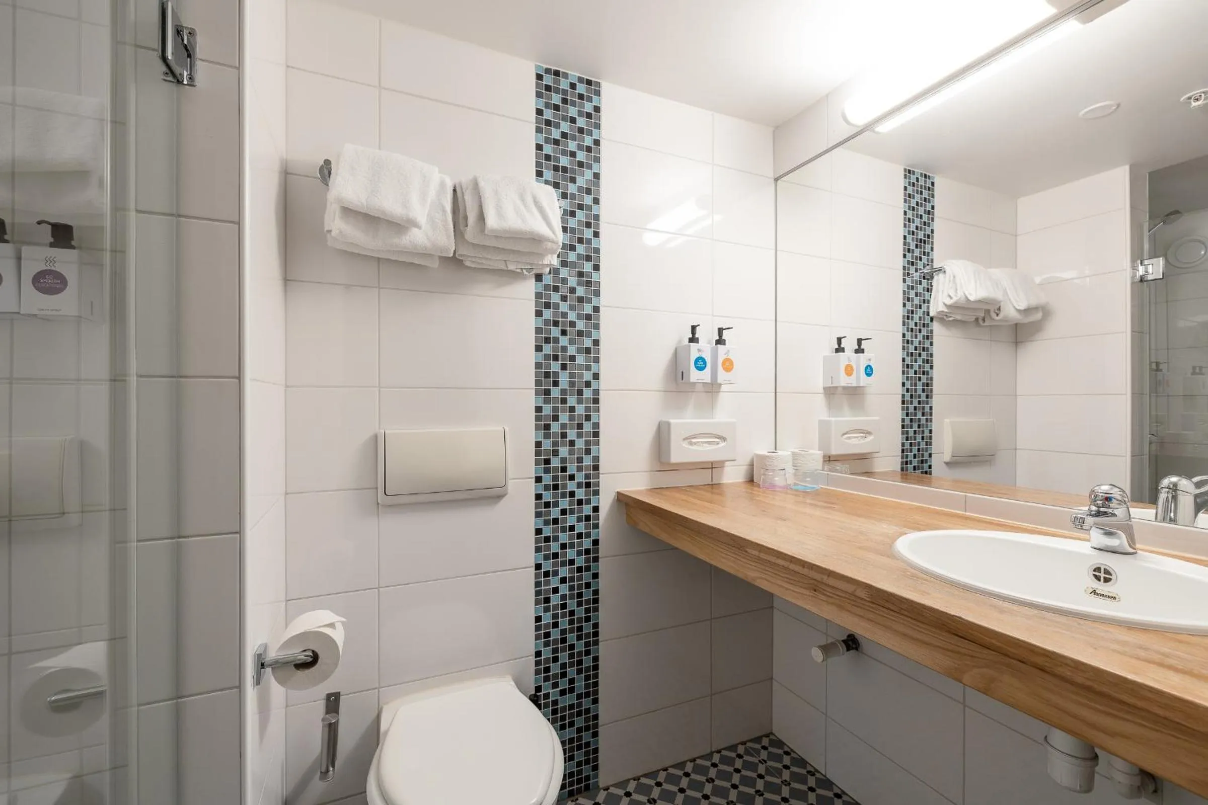 Bathroom in Quality Hotel Grand Larvik