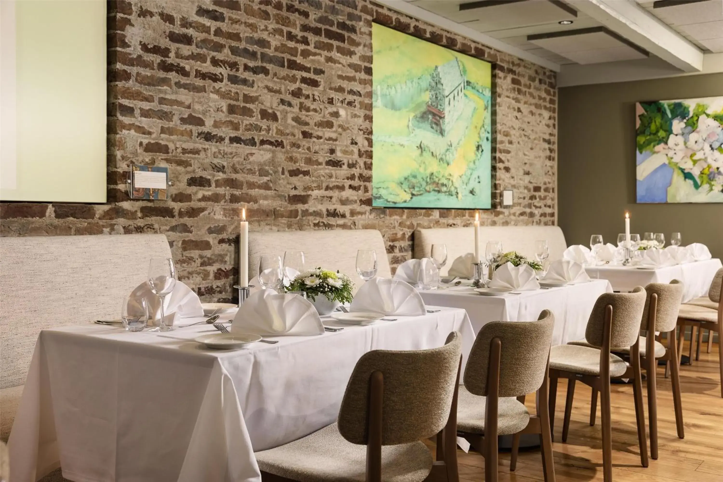 Restaurant/places to eat in Scandic Sunnfjord Hotel & Spa Restaurant/places to eat in Scandic Sunnfjord Hotel & Spa