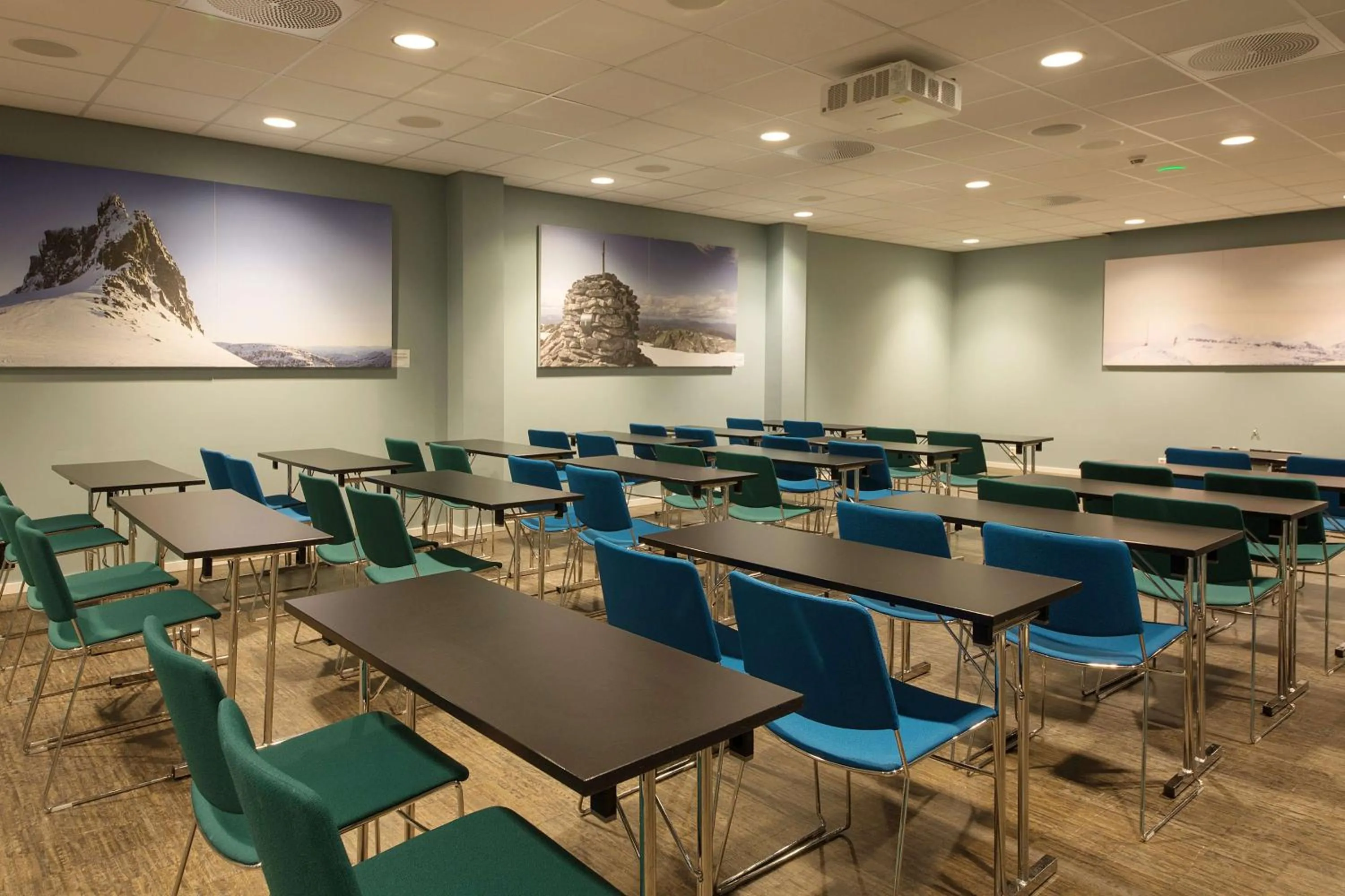 Meeting/conference room in Scandic Sunnfjord Hotel & Spa