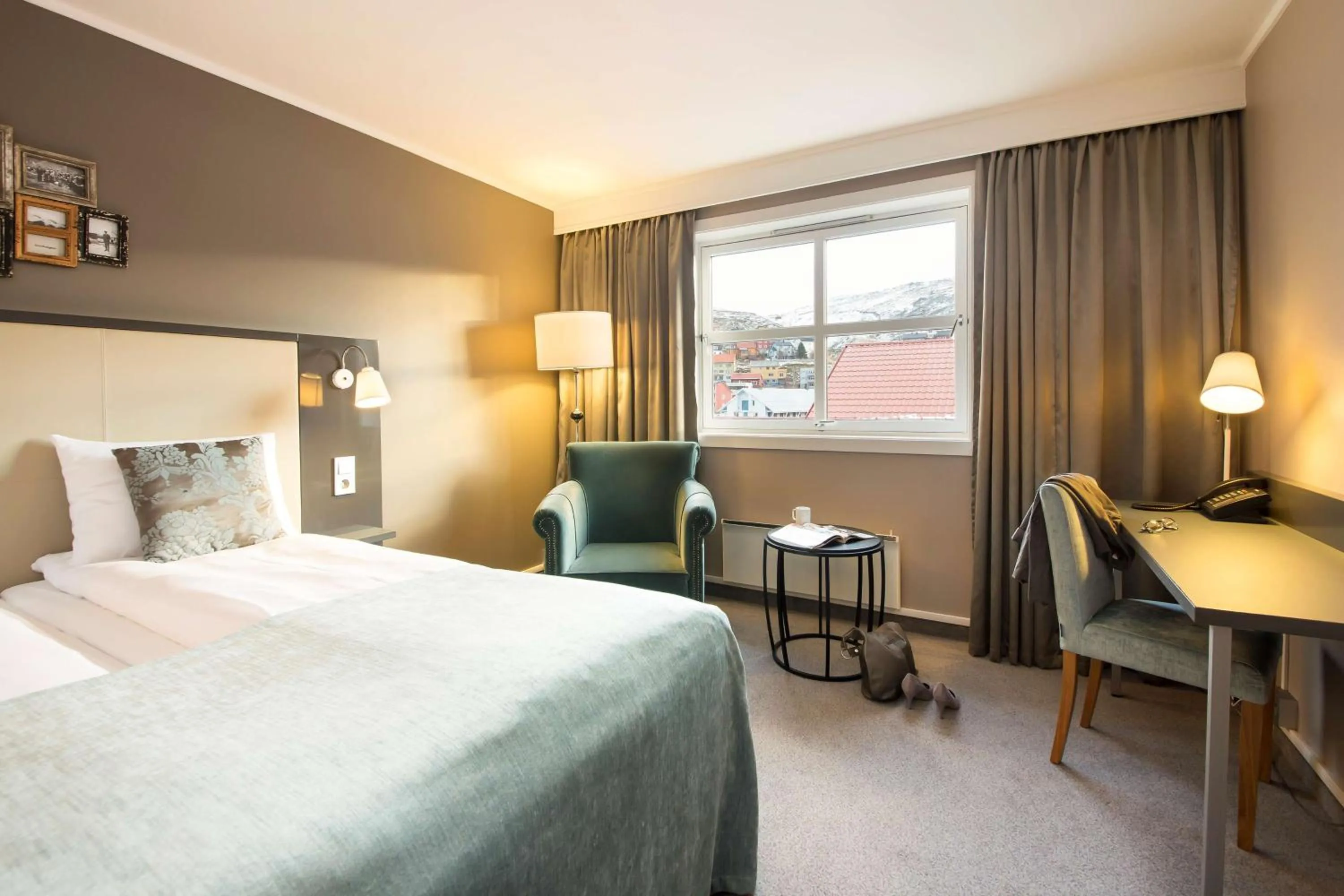 Bedroom, Bed in Scandic Bryggen