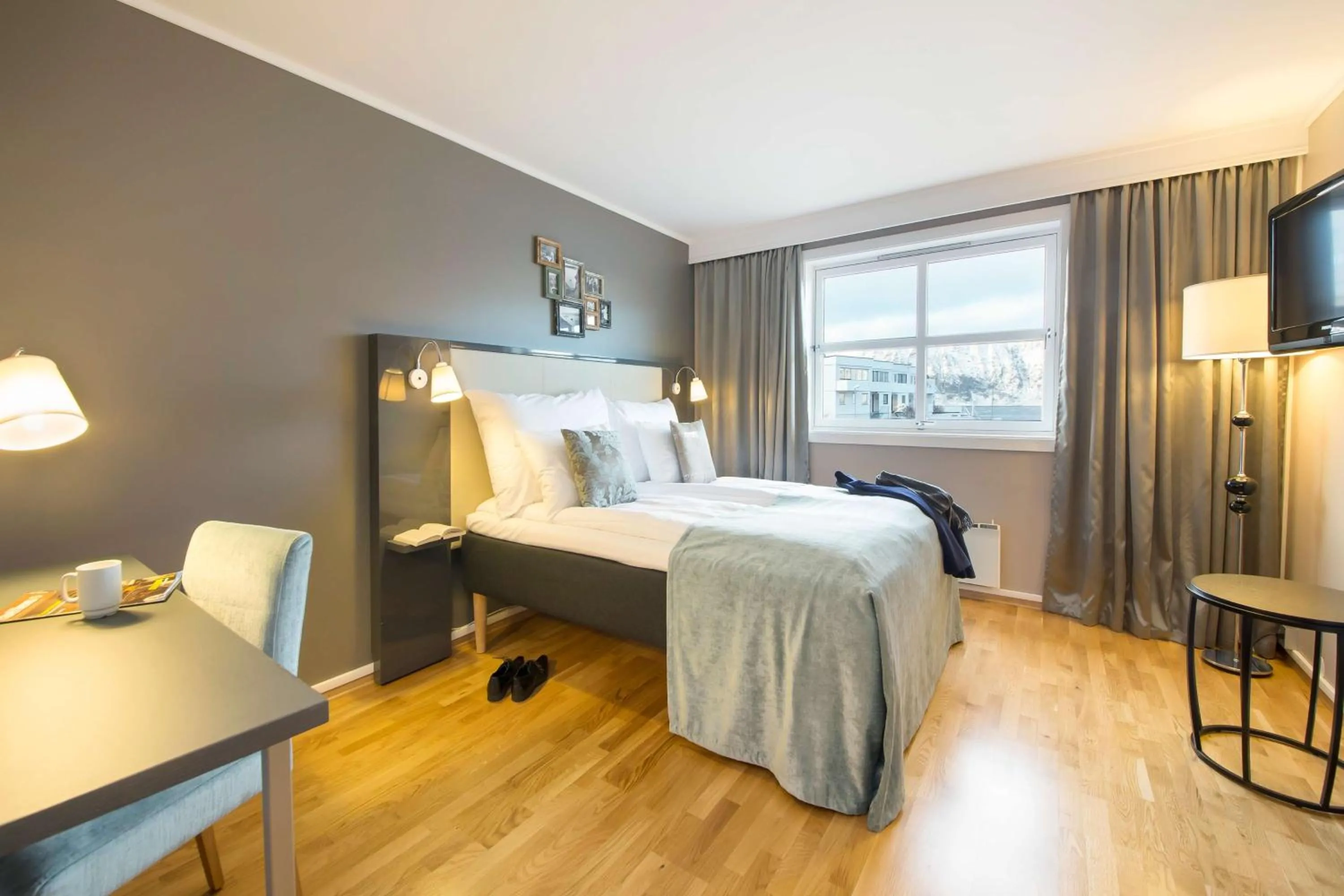 Bedroom, Bed in Scandic Bryggen