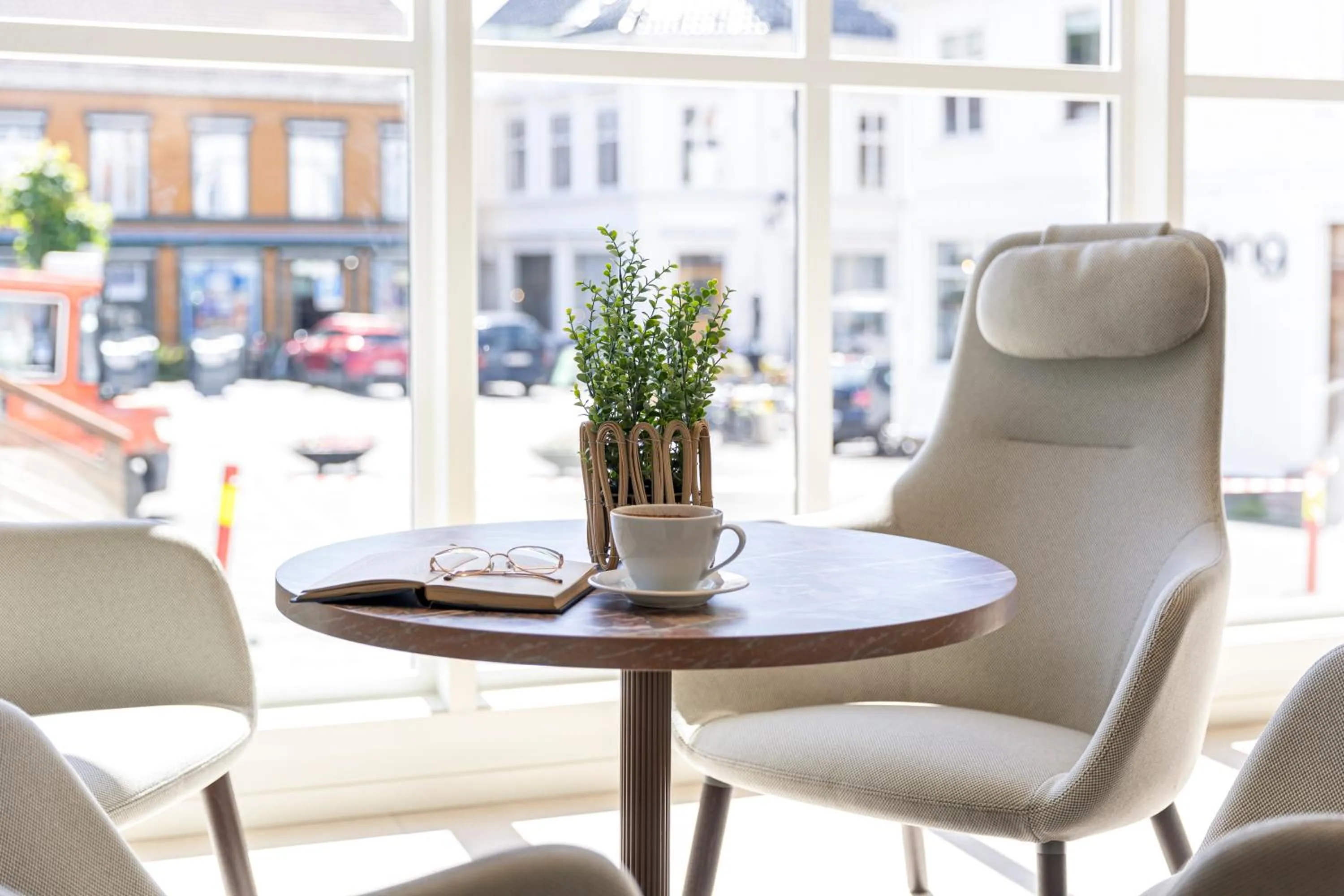 Seating area in Clarion Collection Hotel Grimstad