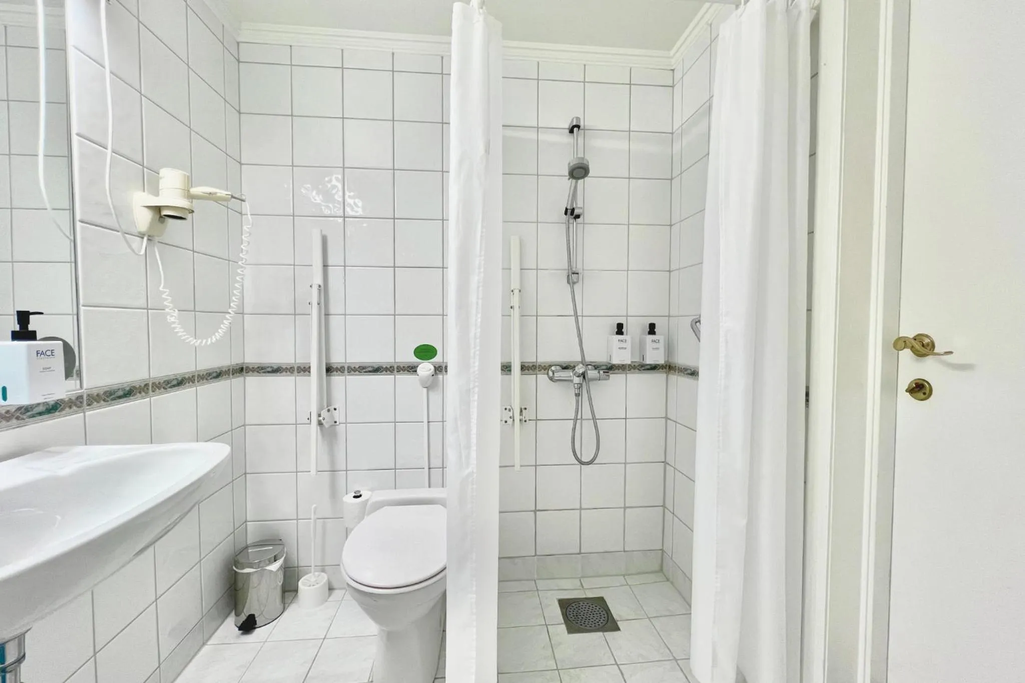 Shower in Havna Tjøme Hotel