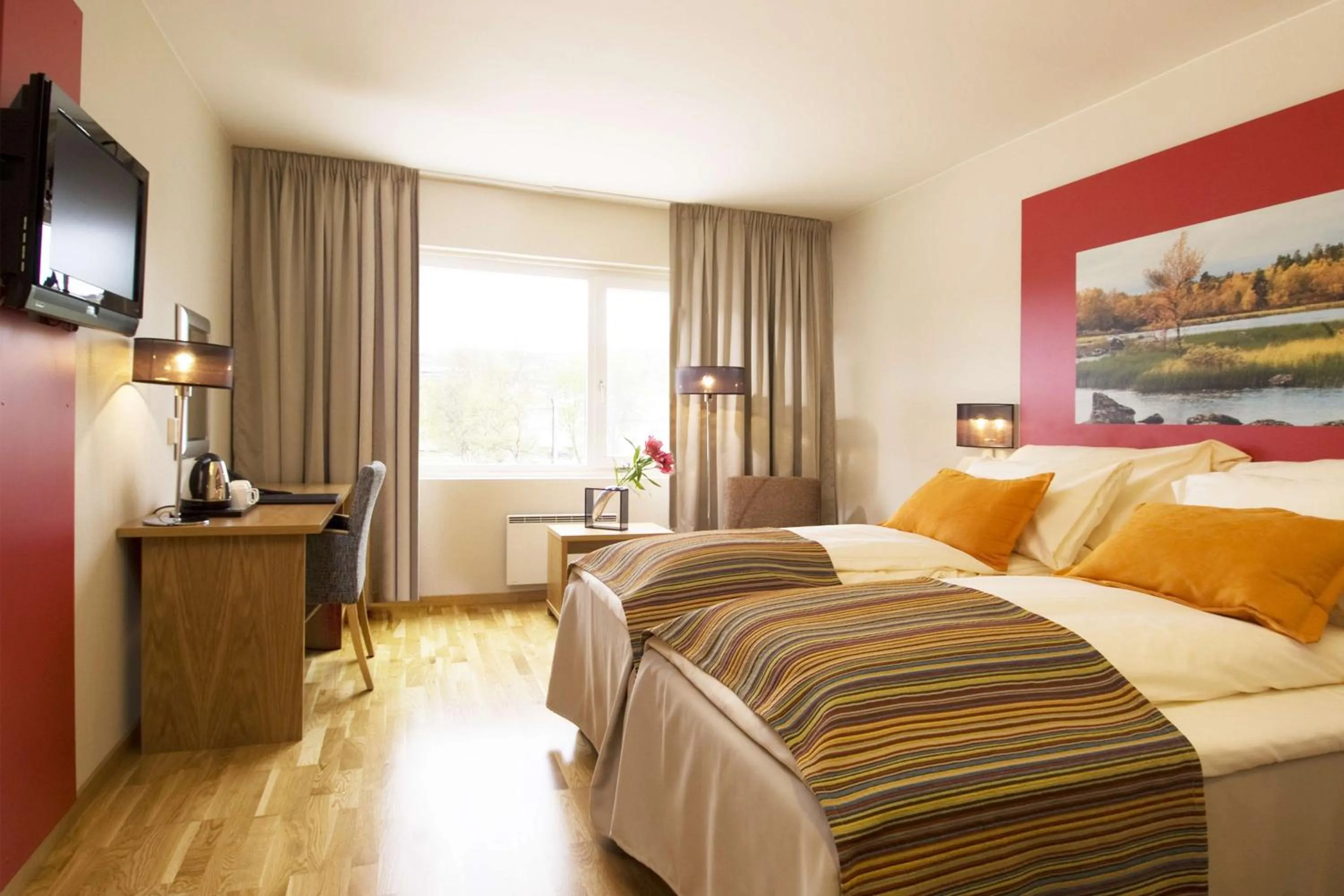 Photo of the whole room, Bed in Scandic Kirkenes