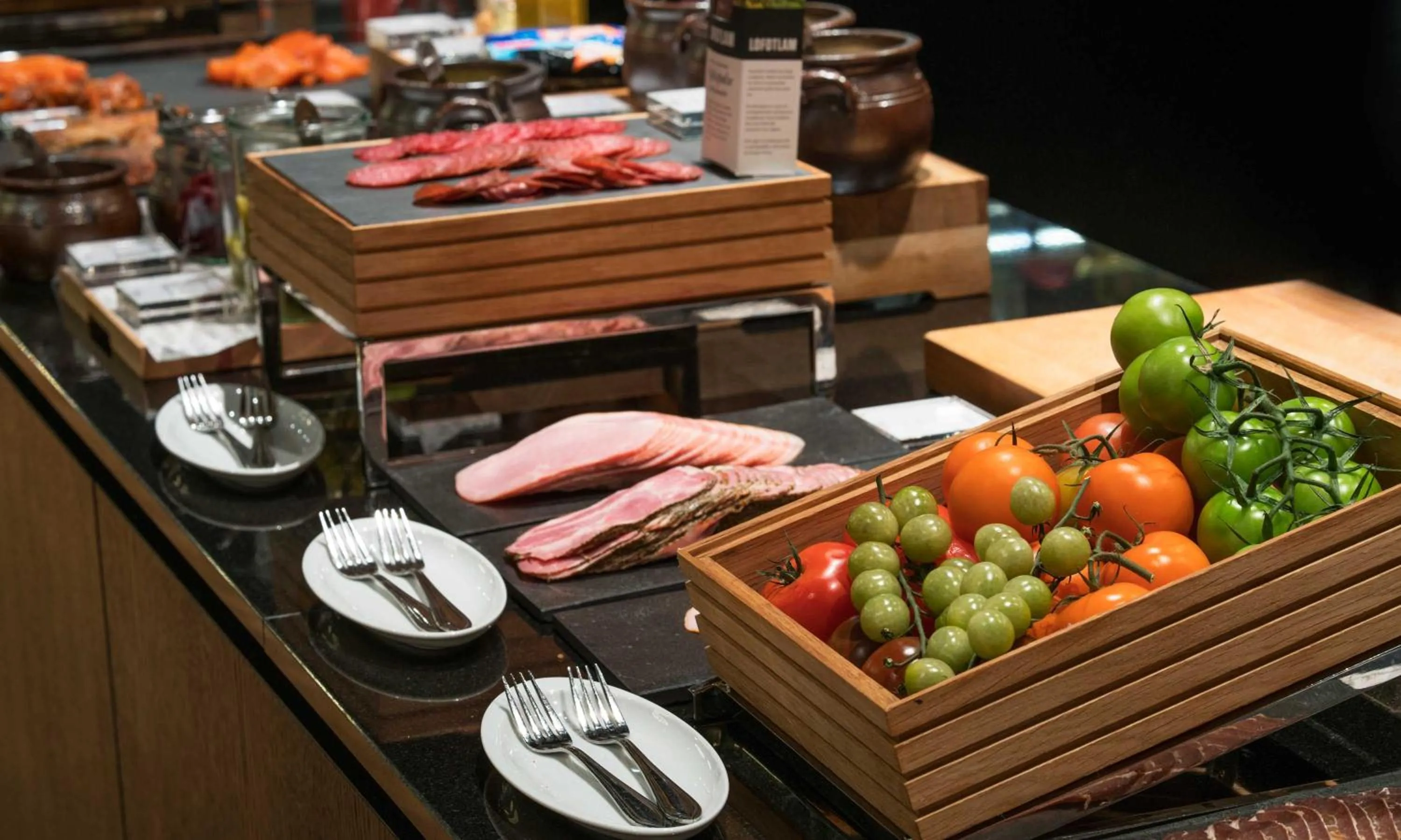 Buffet breakfast in Thon Hotel Lofoten