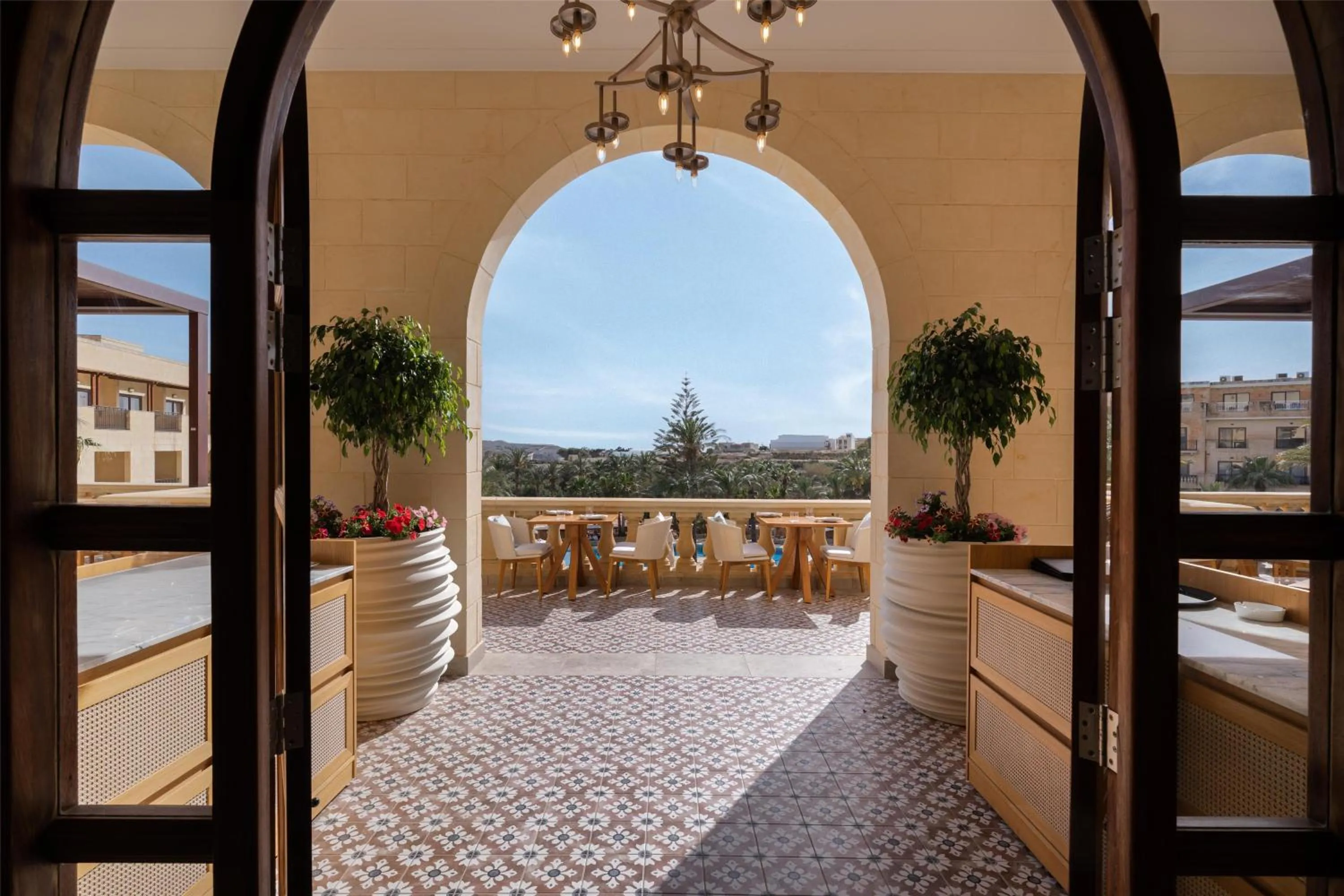 Lounge or bar in Kempinski Hotel San Lawrenz