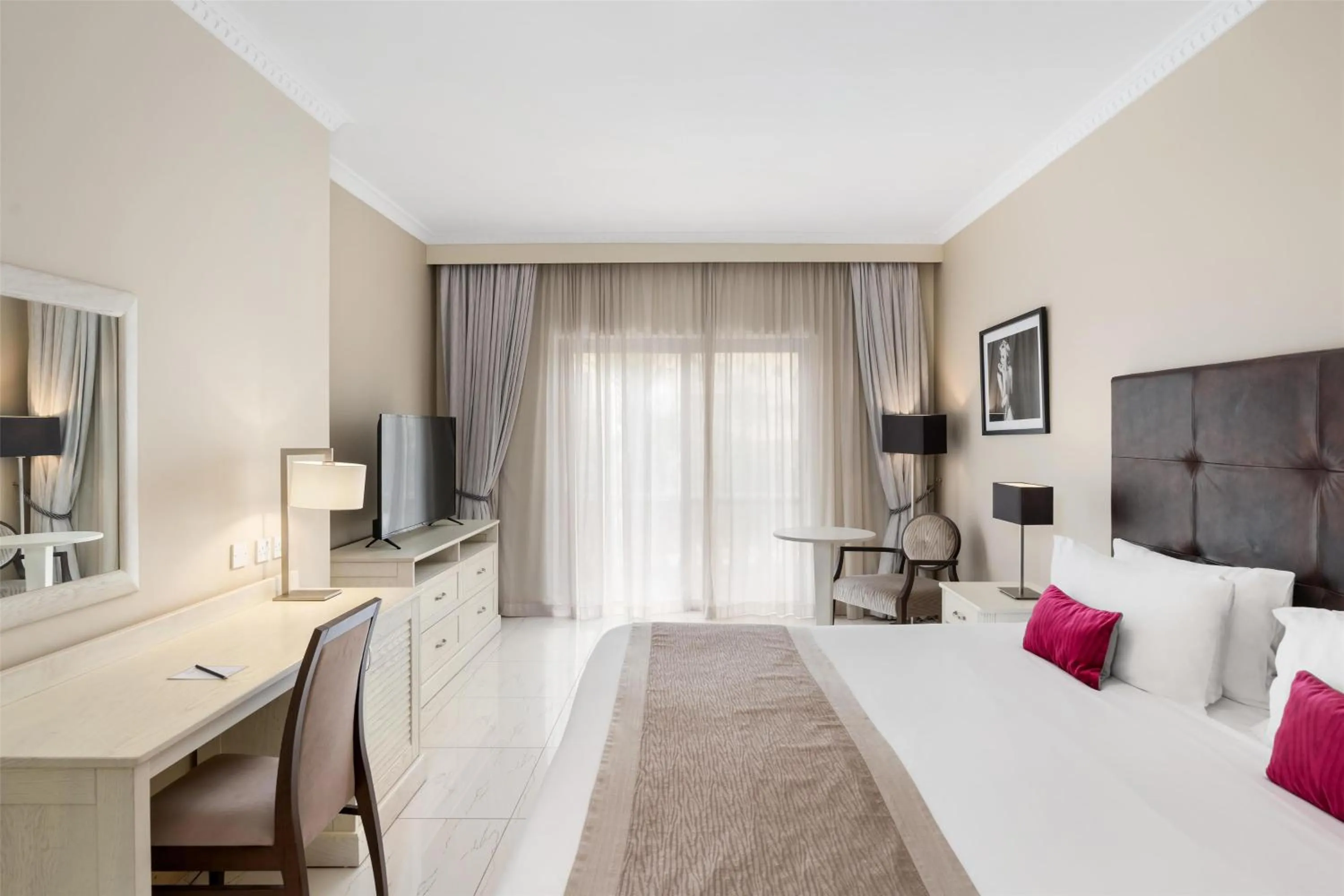 Bed in Kempinski Hotel San Lawrenz