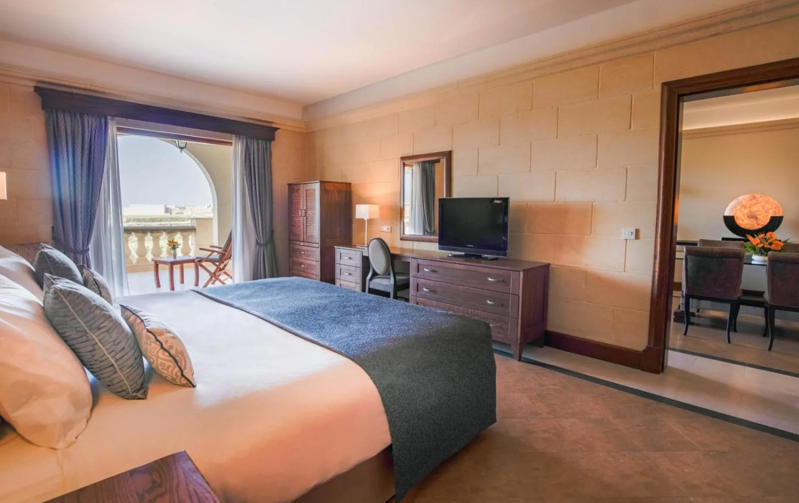 Bedroom, Bed in Kempinski Hotel San Lawrenz