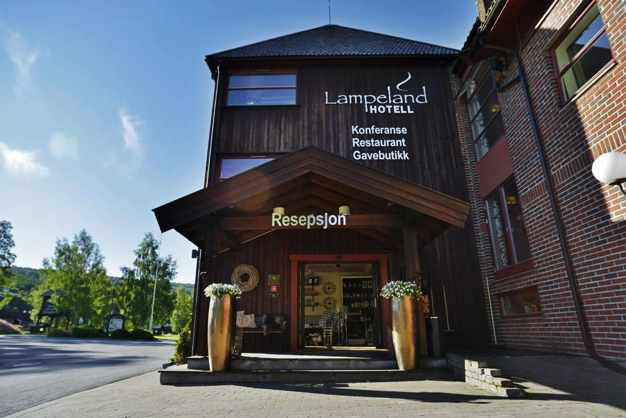 Property building in Lampeland Hotel