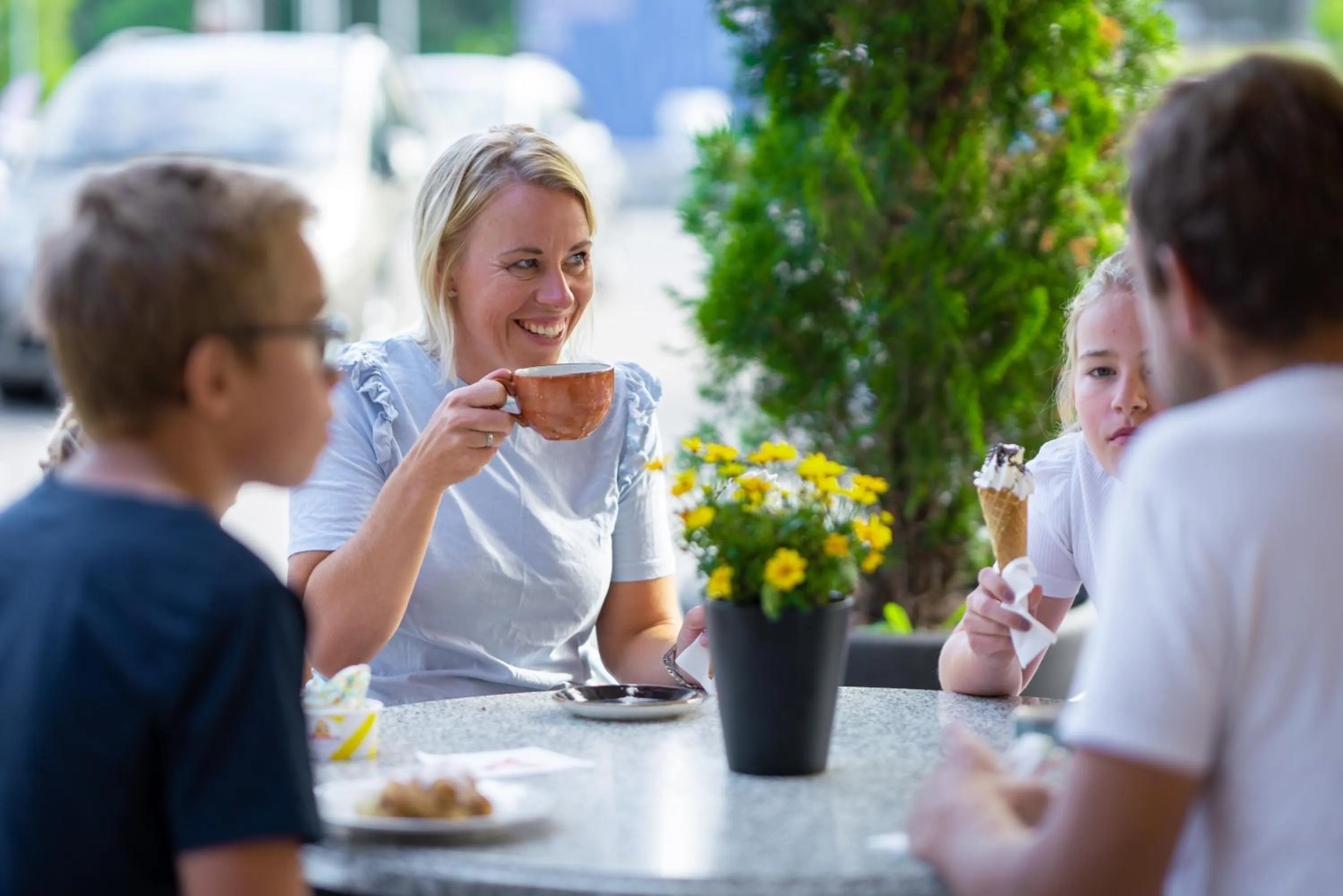 Restaurant/places to eat in Lampeland Hotel