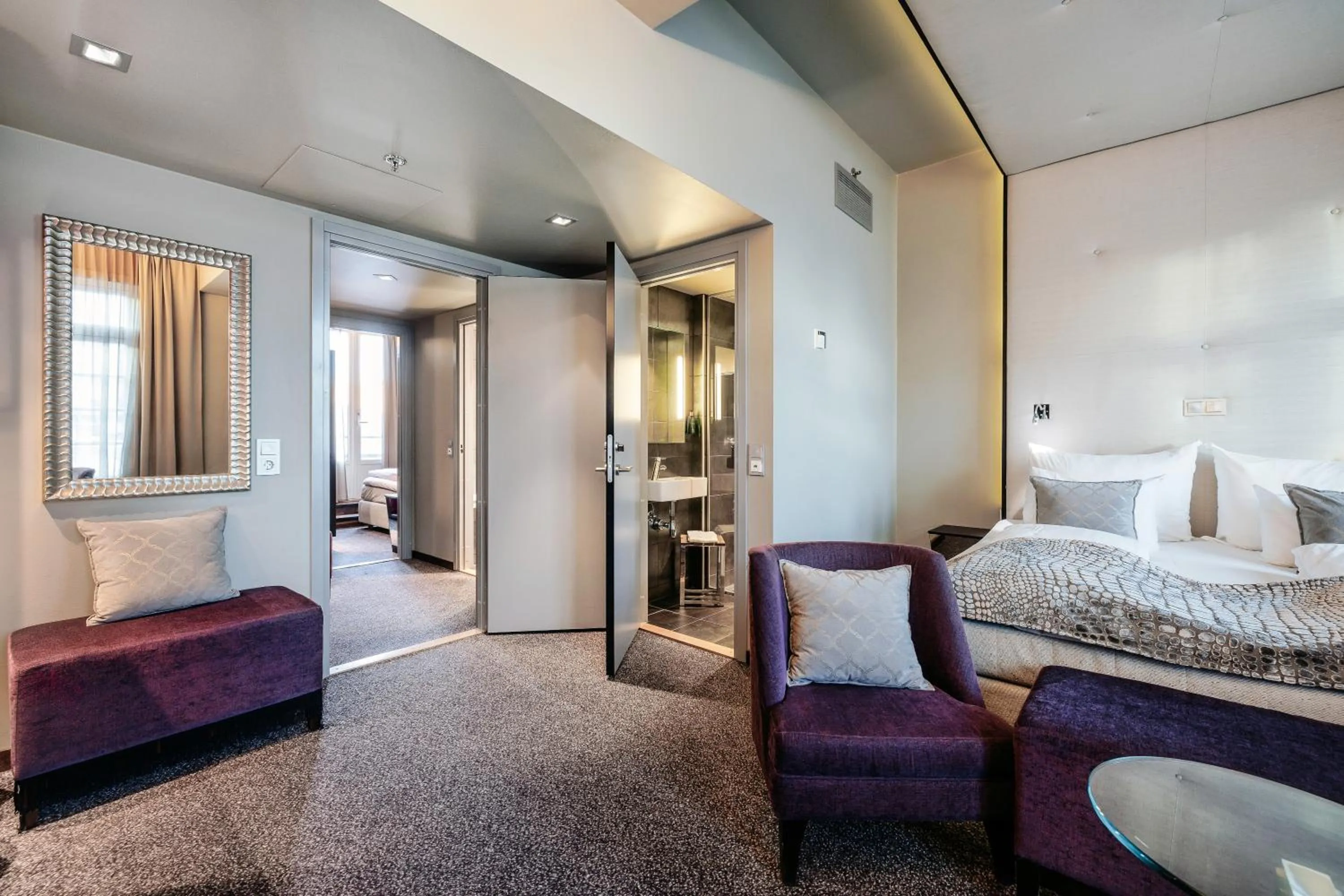 Photo of the whole room, Bed in Home Hotel Folketeateret