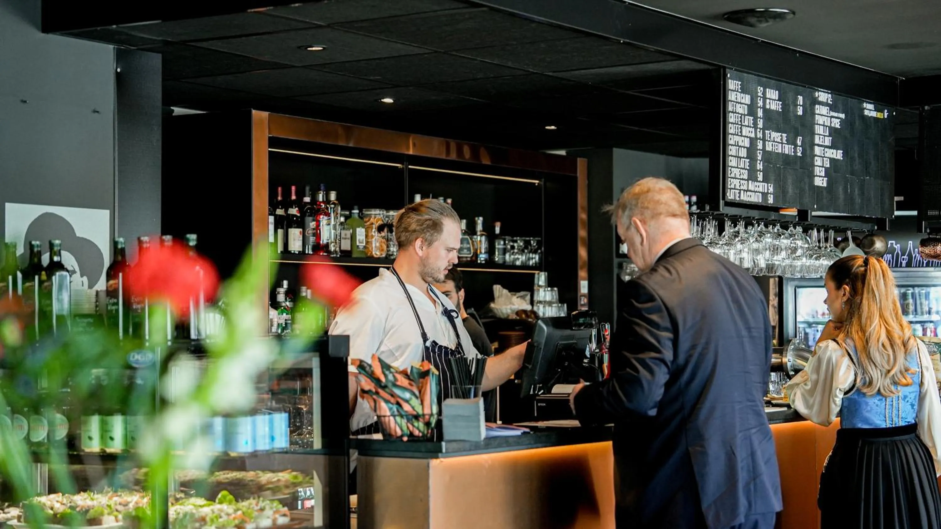 Restaurant/places to eat in Quality Hotel Maritim