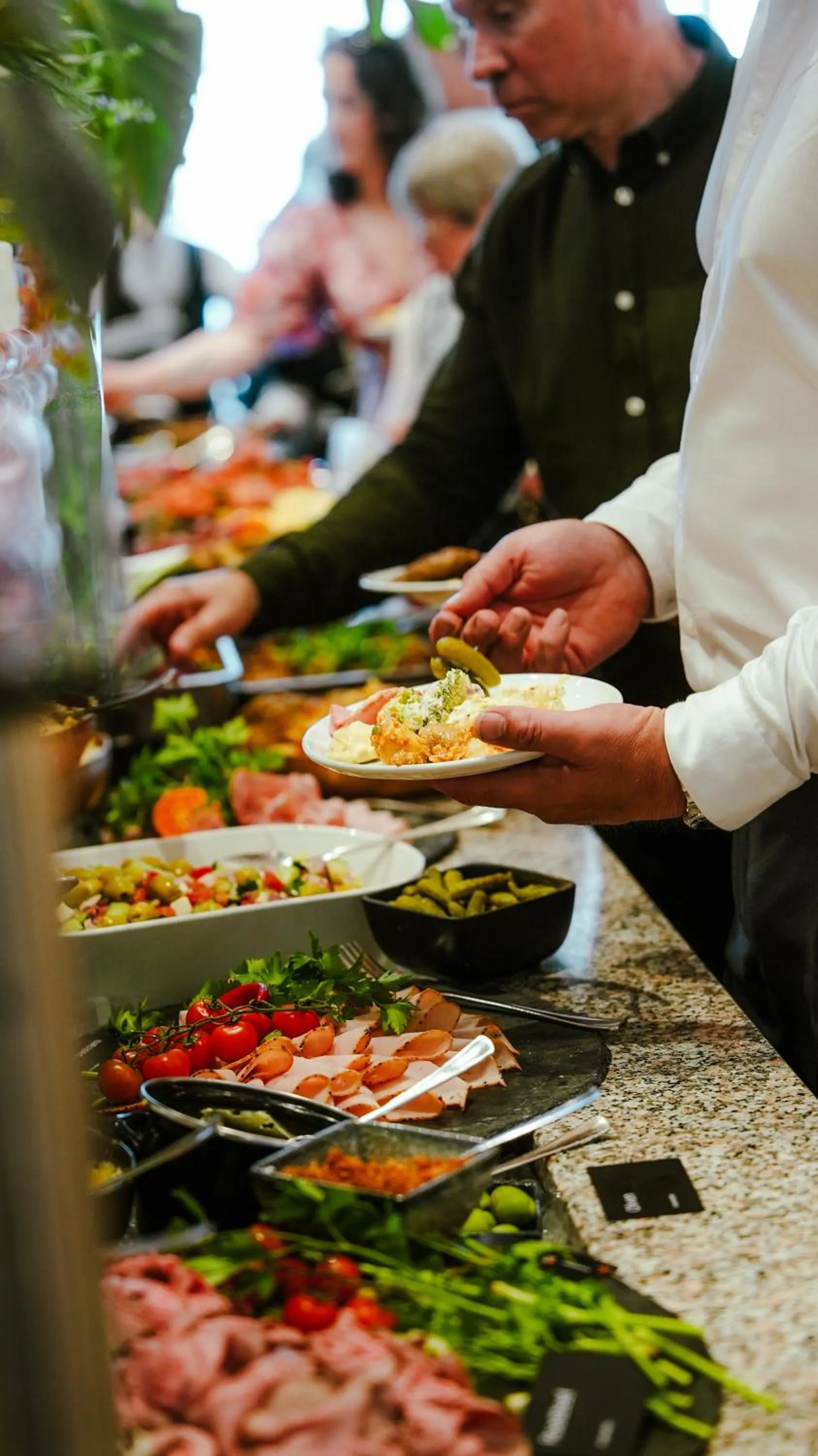 Restaurant/places to eat in Quality Hotel Maritim