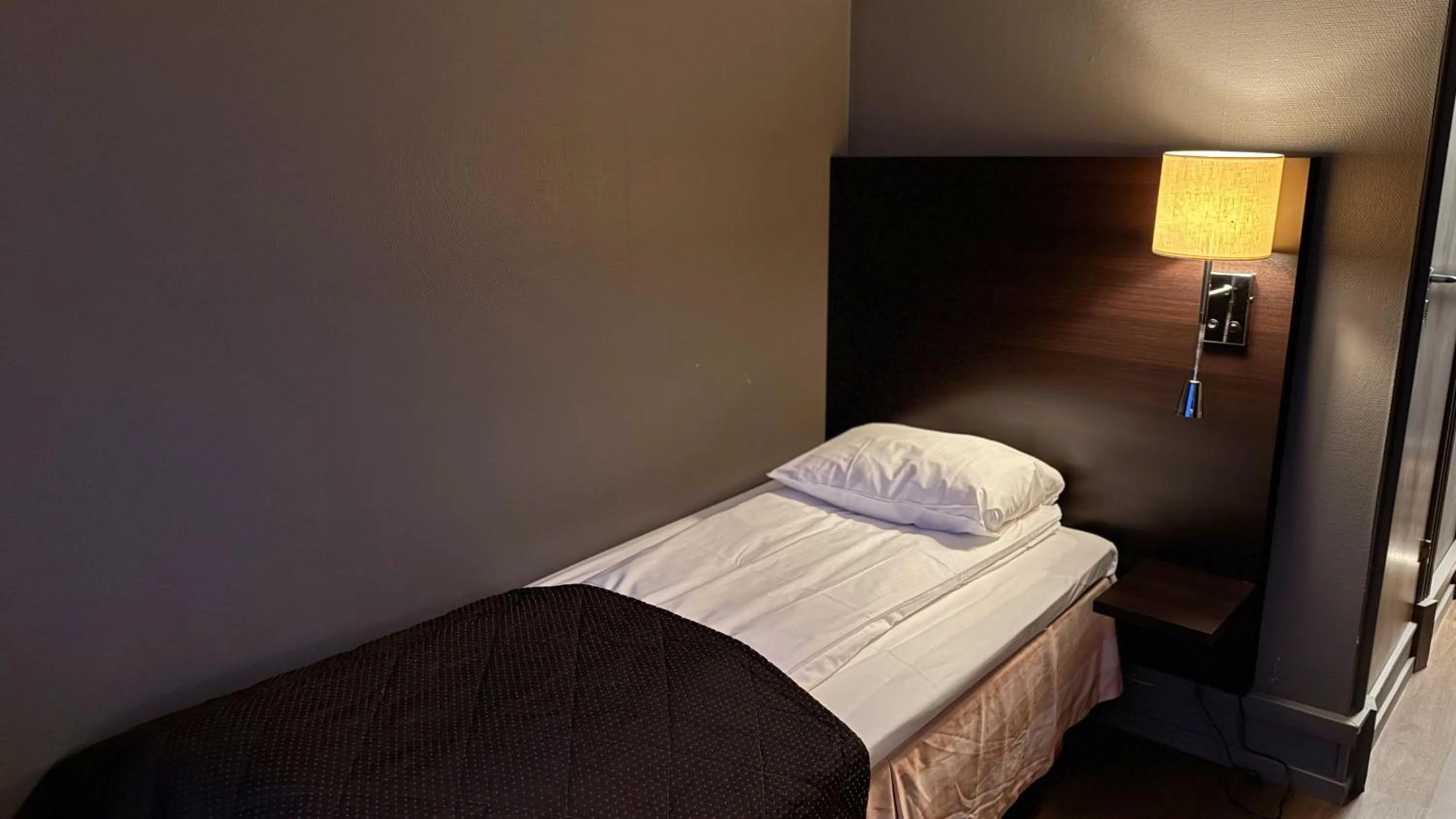 Bed in Quality Hotel Grand Royal