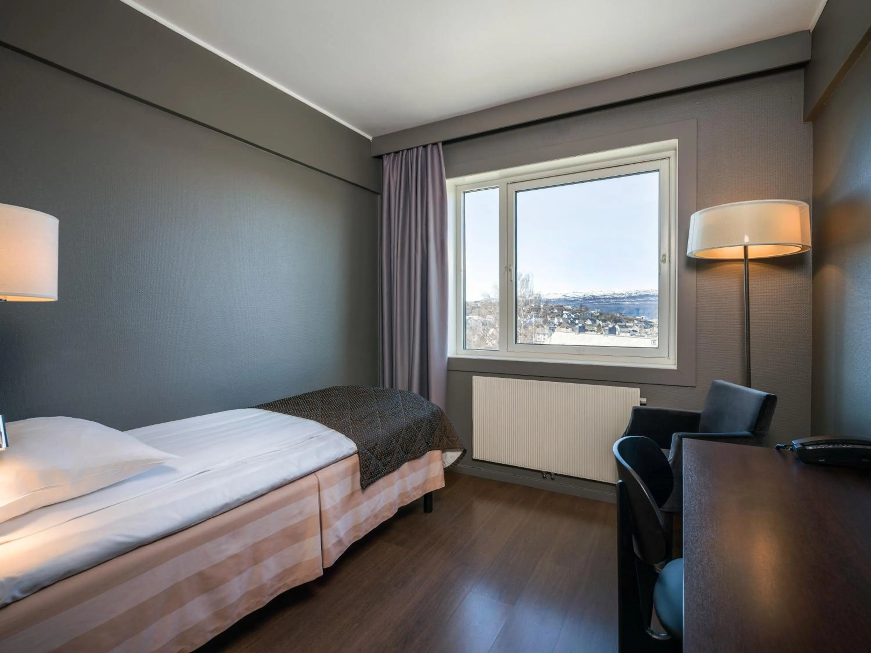 Bedroom, Bed in Quality Hotel Grand Royal