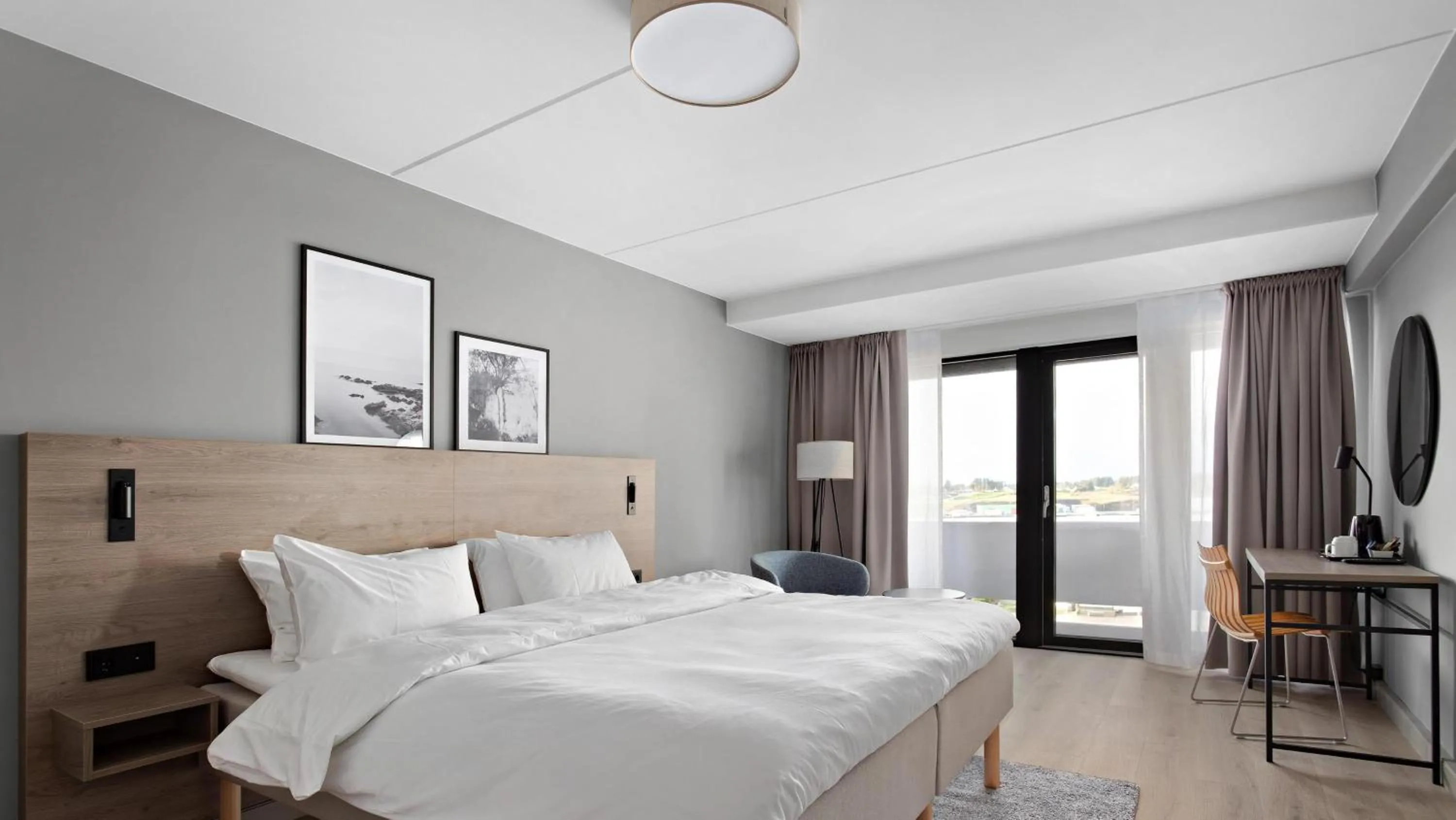 Standard Double or Twin Room with Sea View in Radisson Hotel Haugesund