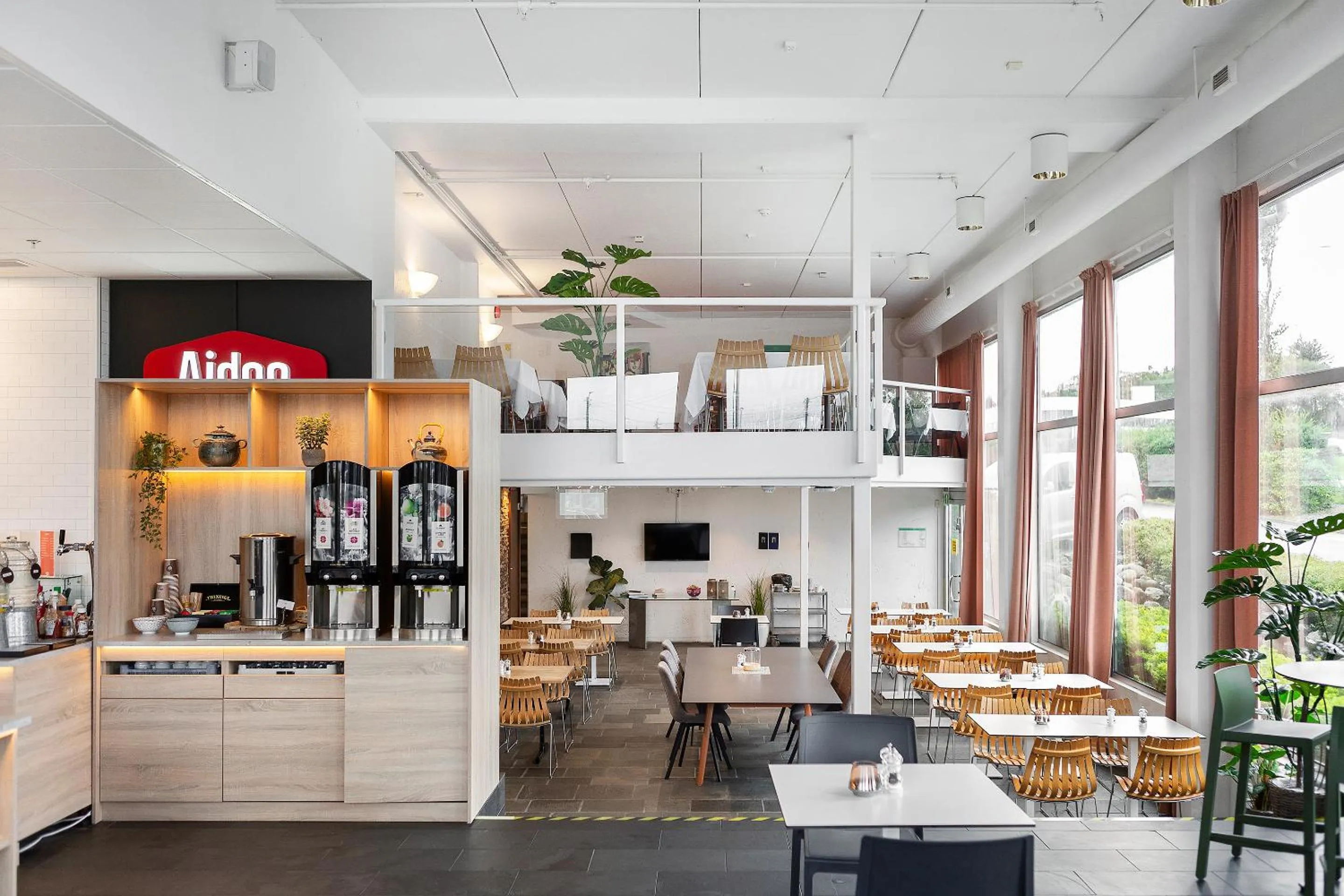 Restaurant/places to eat in Aiden by Best Western Haugesund Airport