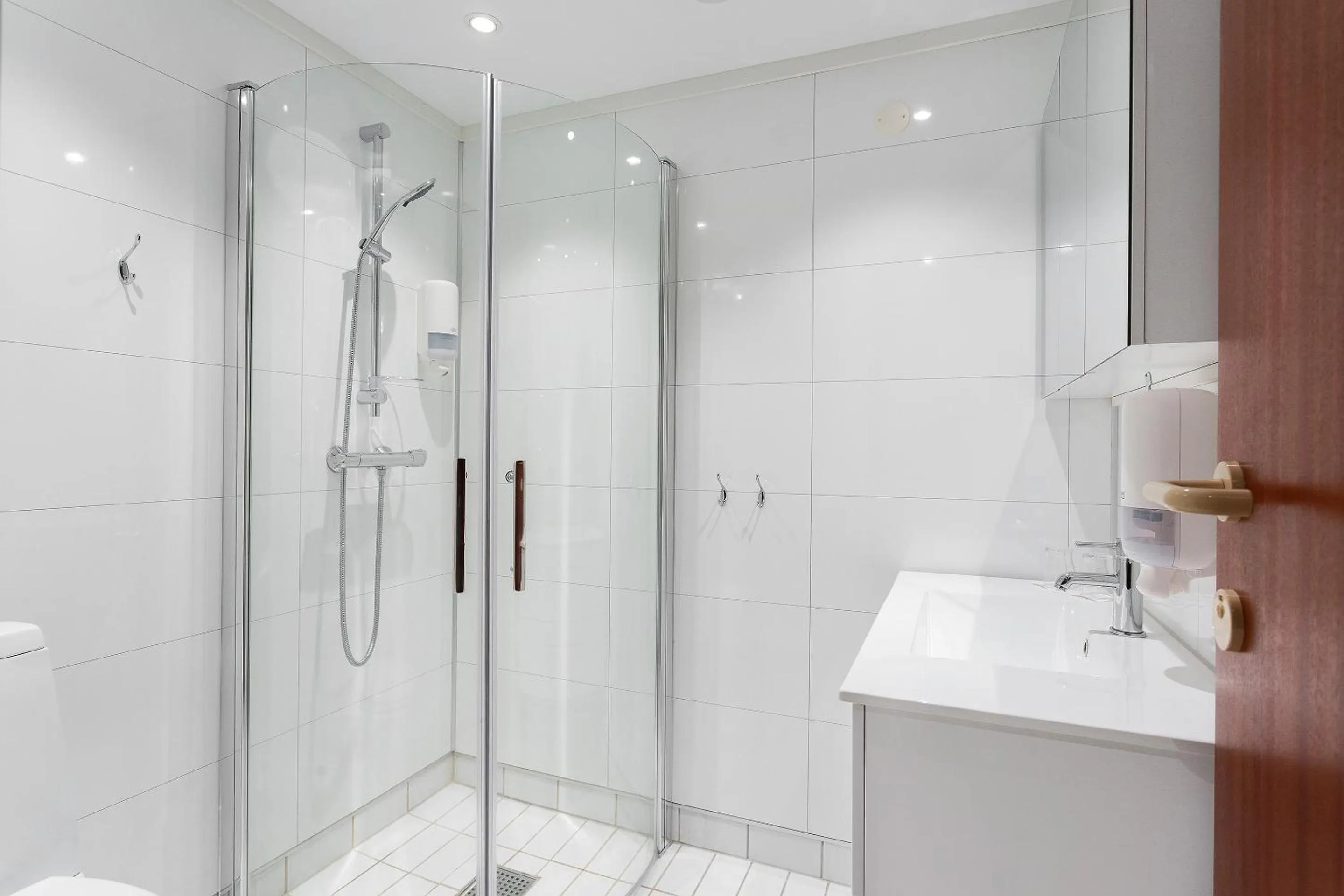 Bathroom in Aiden by Best Western Haugesund Airport