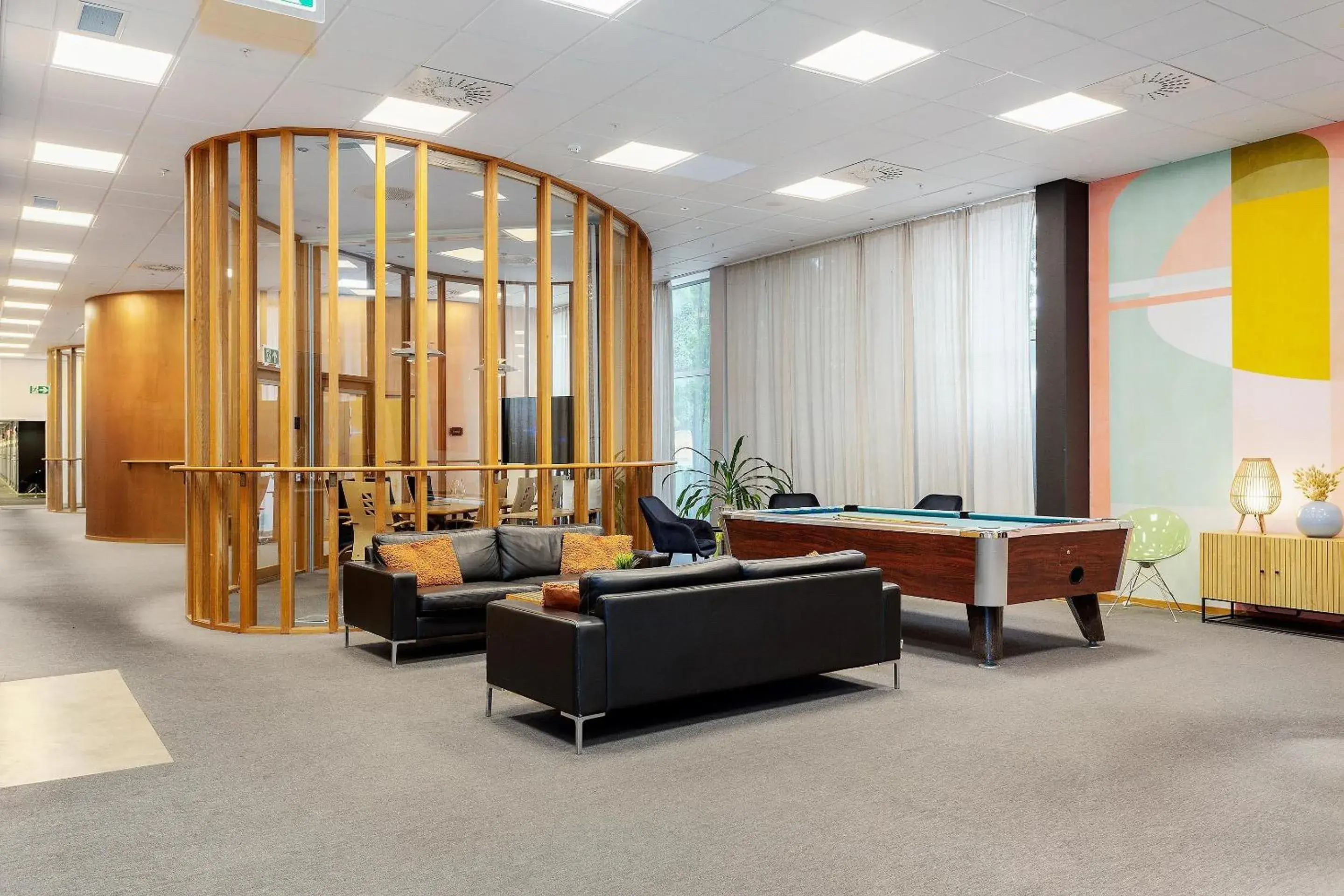 Lounge or bar in Aiden by Best Western Haugesund Airport Lounge or bar in Aiden by Best Western Haugesund Airport