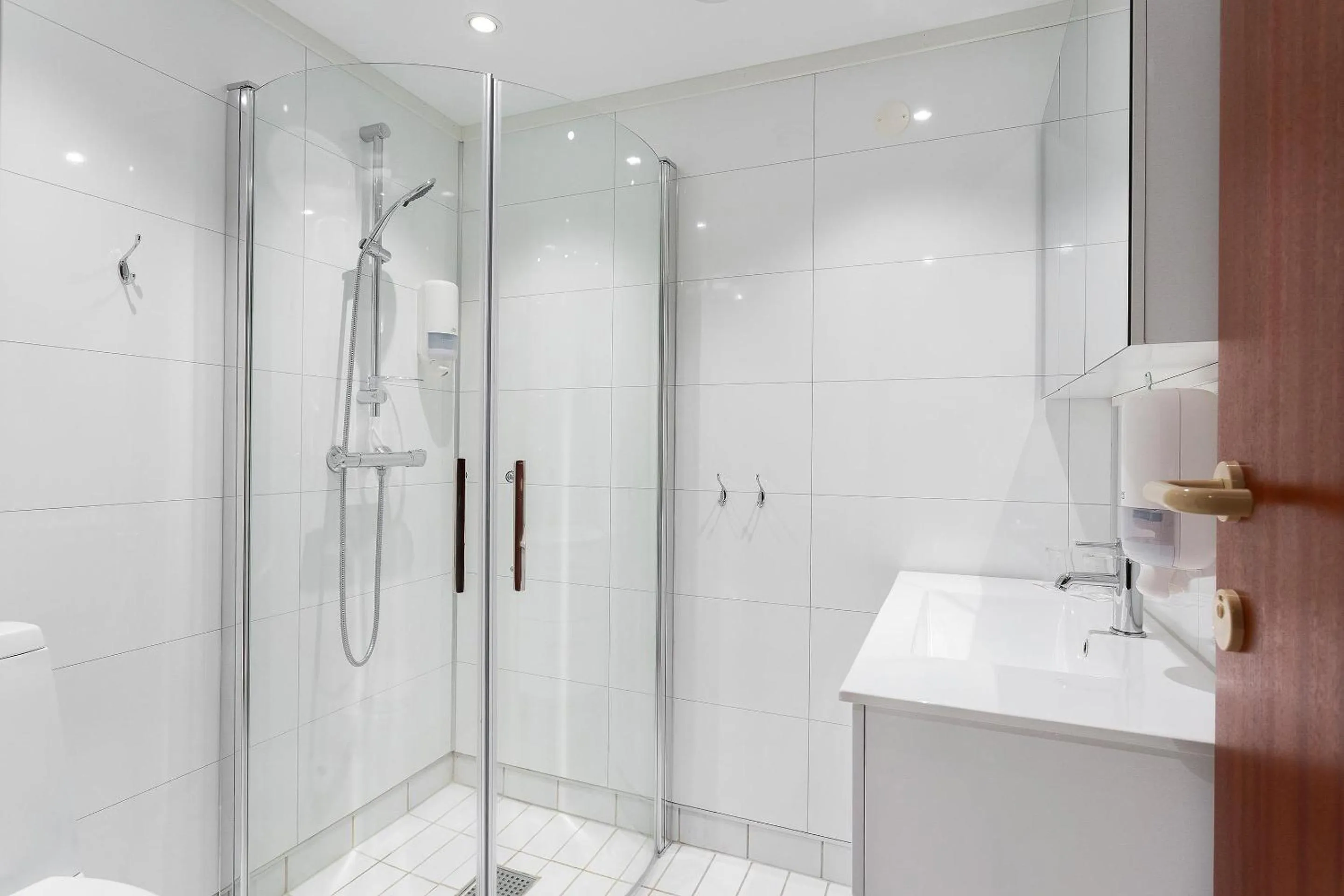 Bathroom in Aiden by Best Western Haugesund Airport