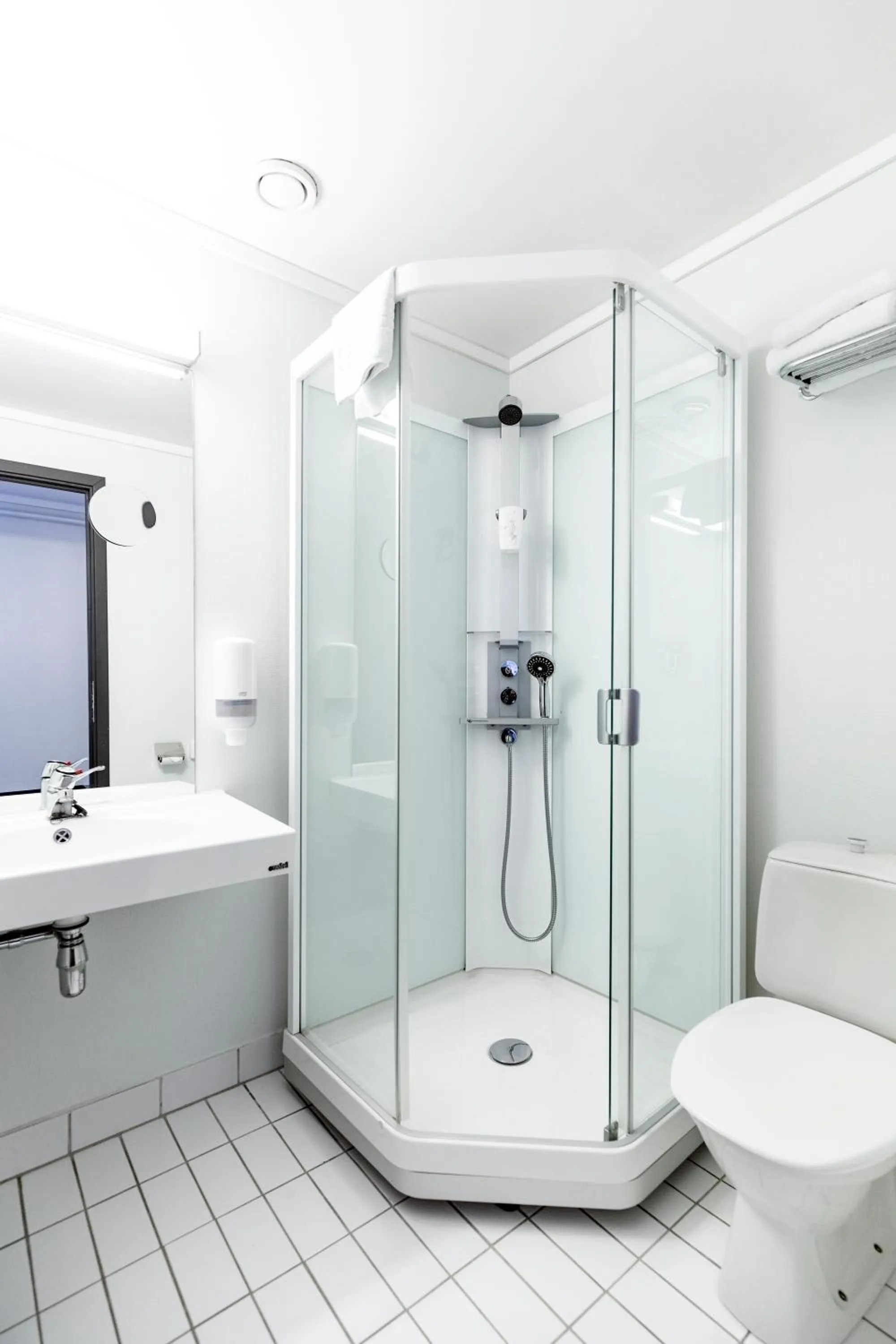 Bathroom in Aiden by Best Western Haugesund Airport