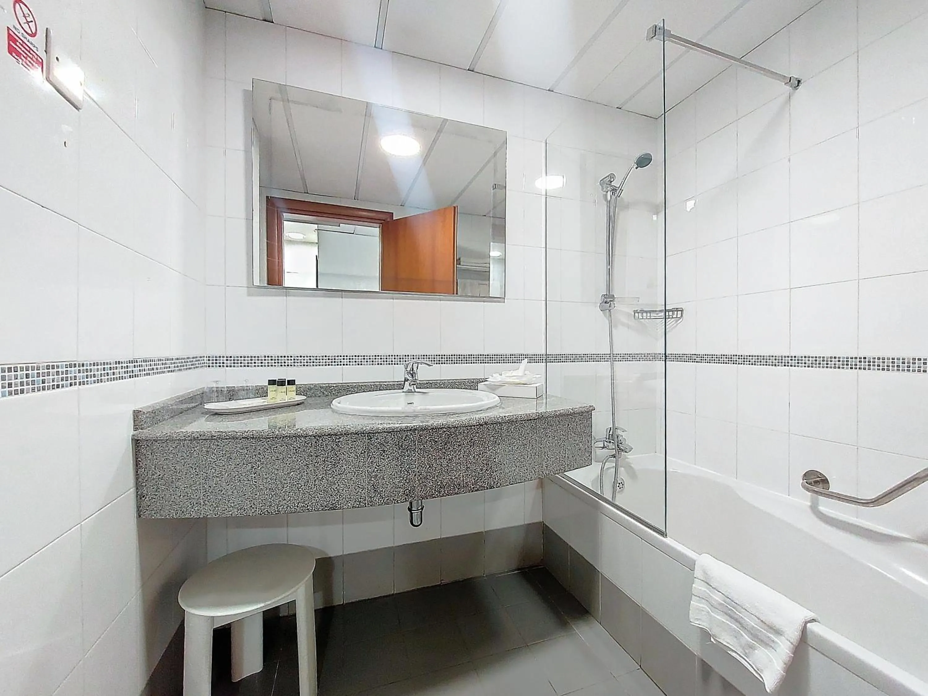 Shower in Vivaldi Hotel