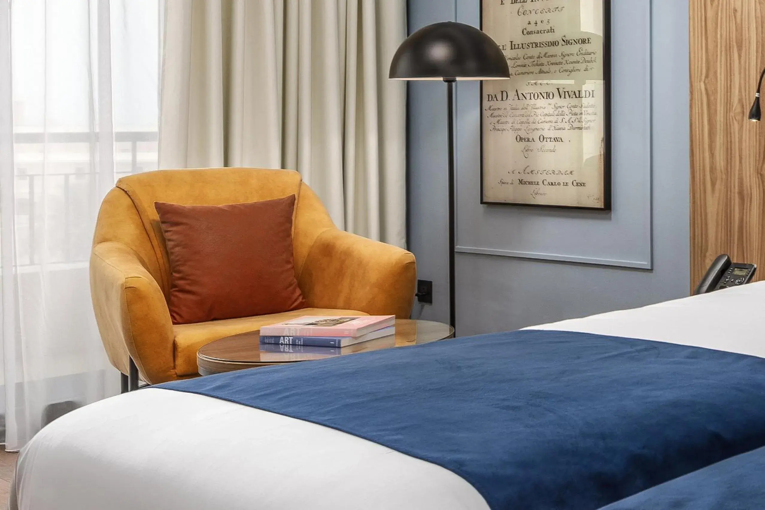 Property building, Bed in Vivaldi Hotel Property building, Bed in Vivaldi Hotel