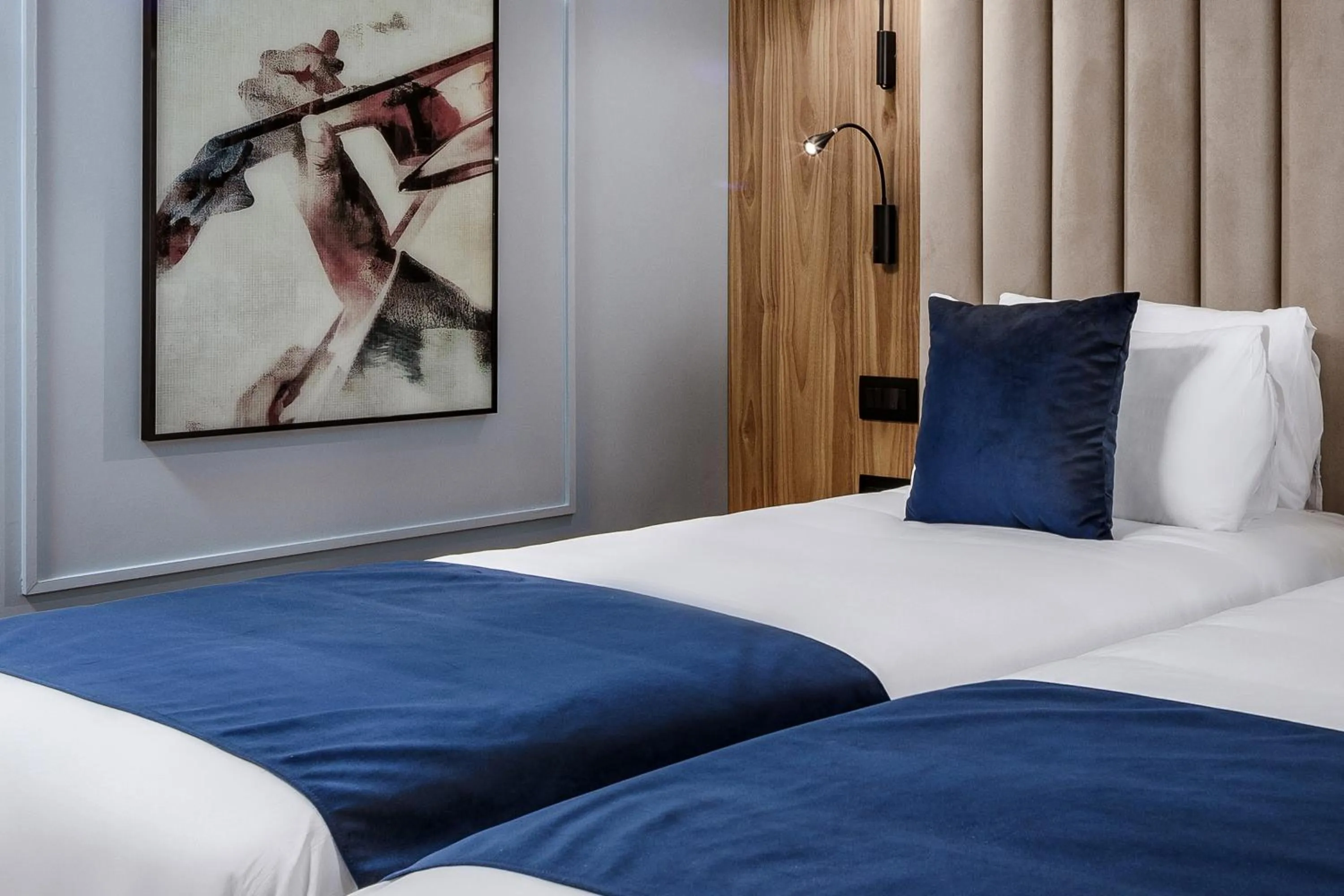 Property building, Bed in Vivaldi Hotel