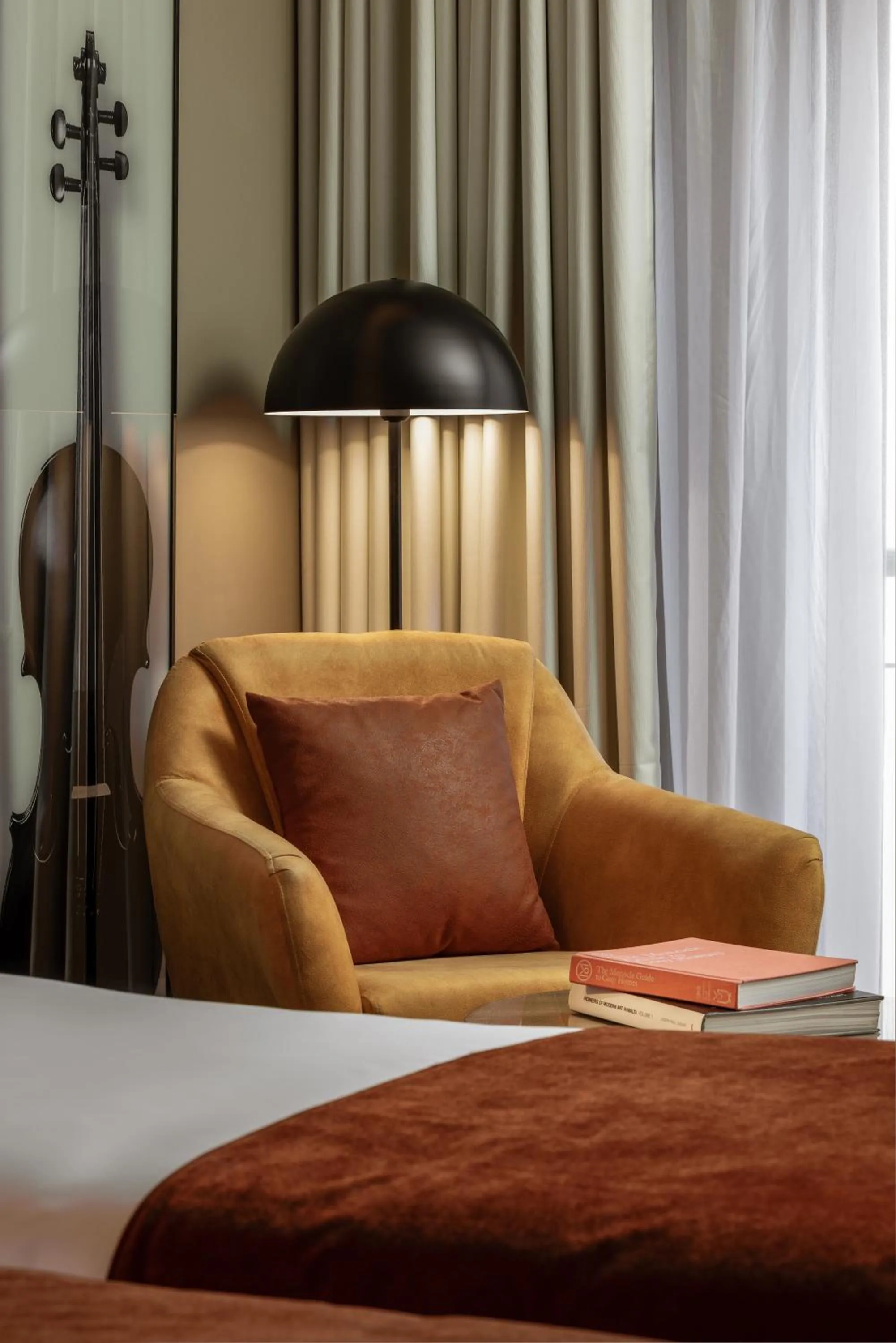 Property building, Bed in Vivaldi Hotel