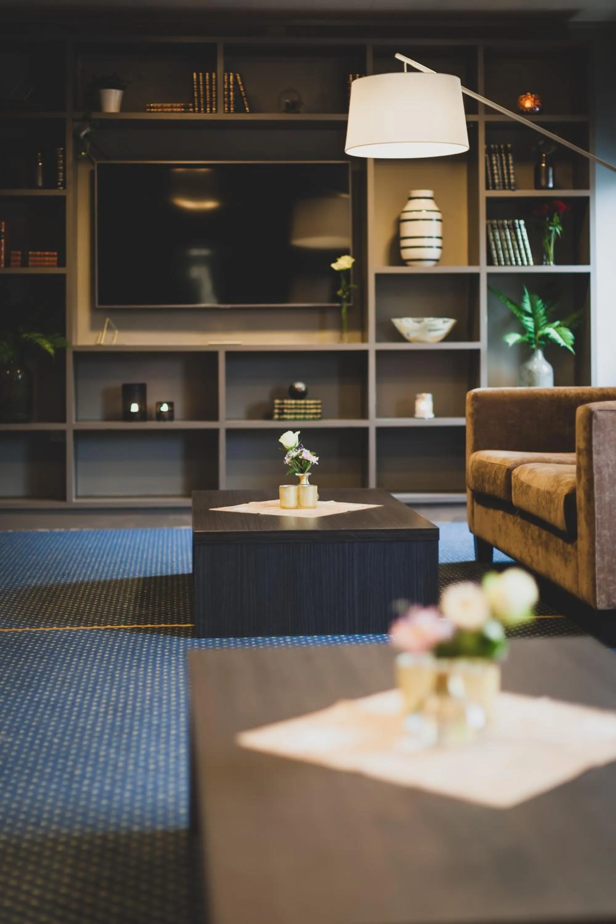 Communal lounge/ TV room in Frøken Skjolds Hotel Lyngengården