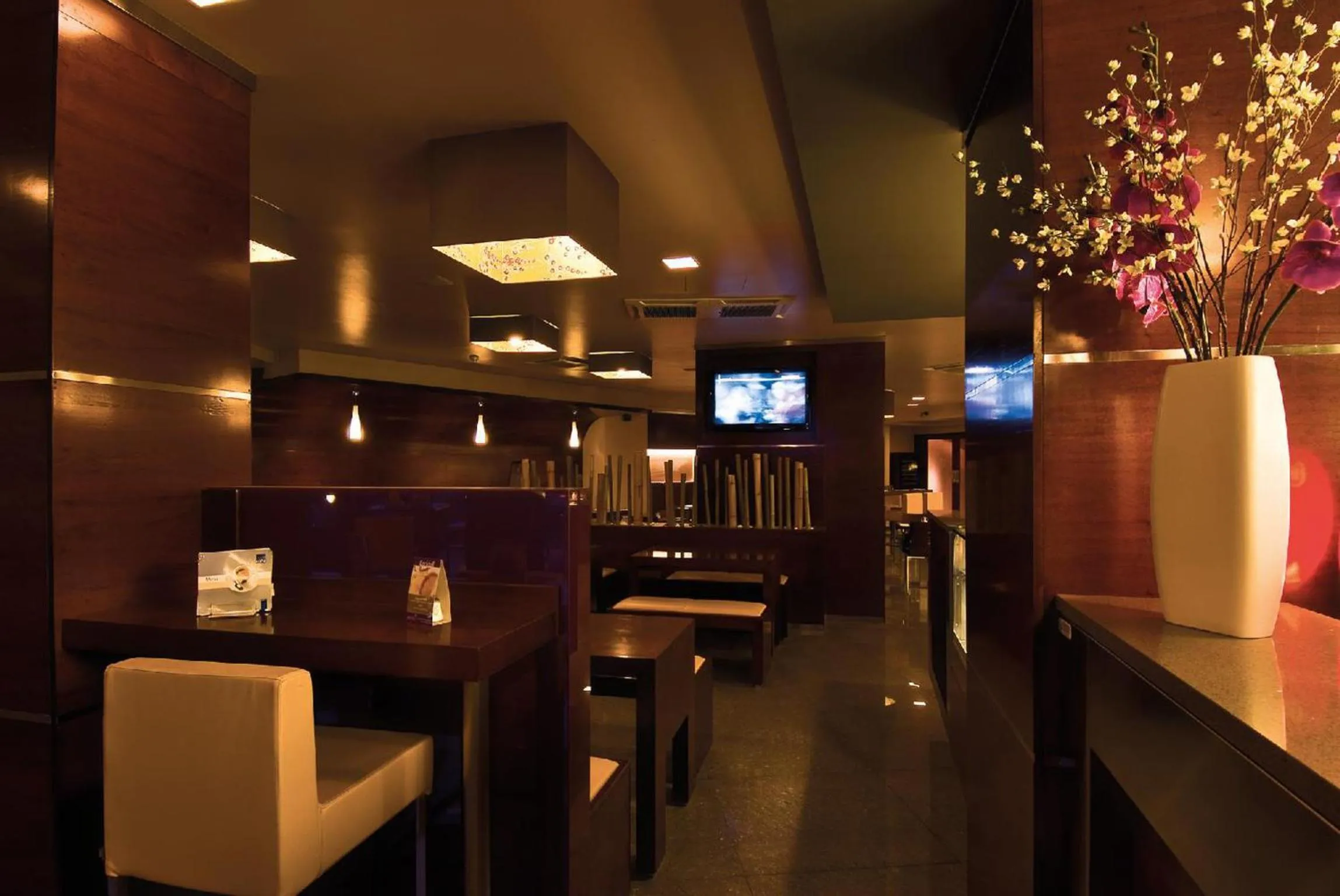 Restaurant/places to eat in The Preluna Hotel