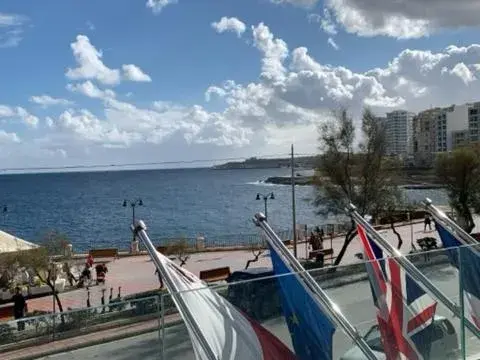 Restaurant/places to eat in The Preluna Hotel Restaurant/places to eat in The Preluna Hotel