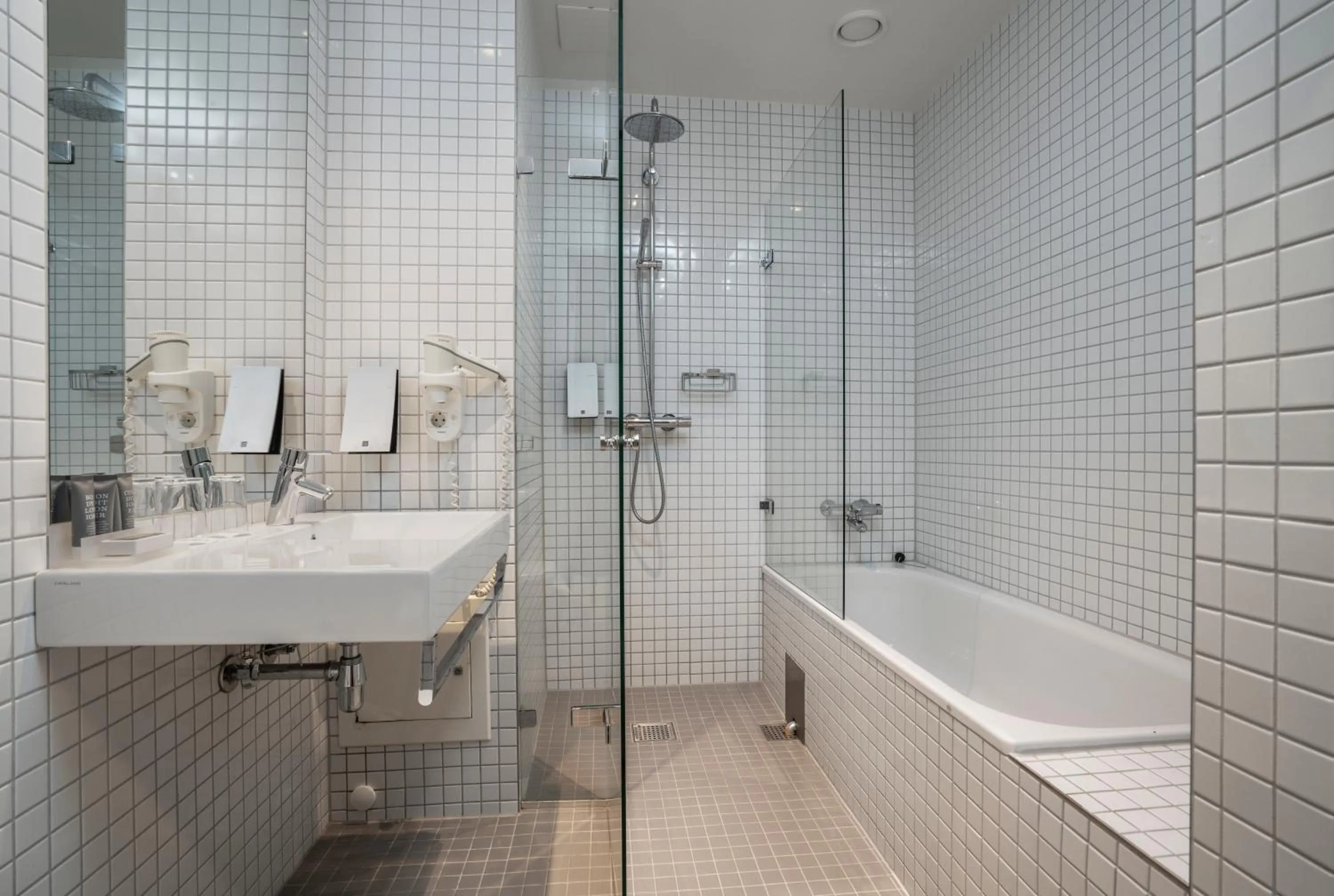 Shower in Thon Partner Hotel Ullevaal Stadion