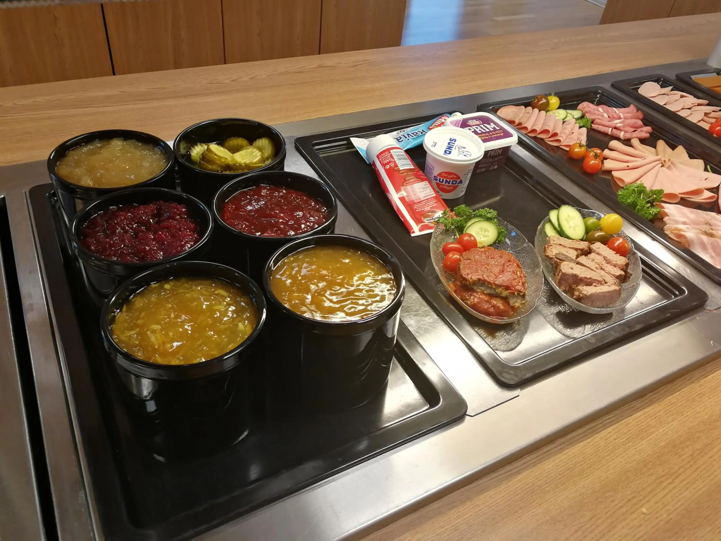 Buffet breakfast in Dombås Hotel