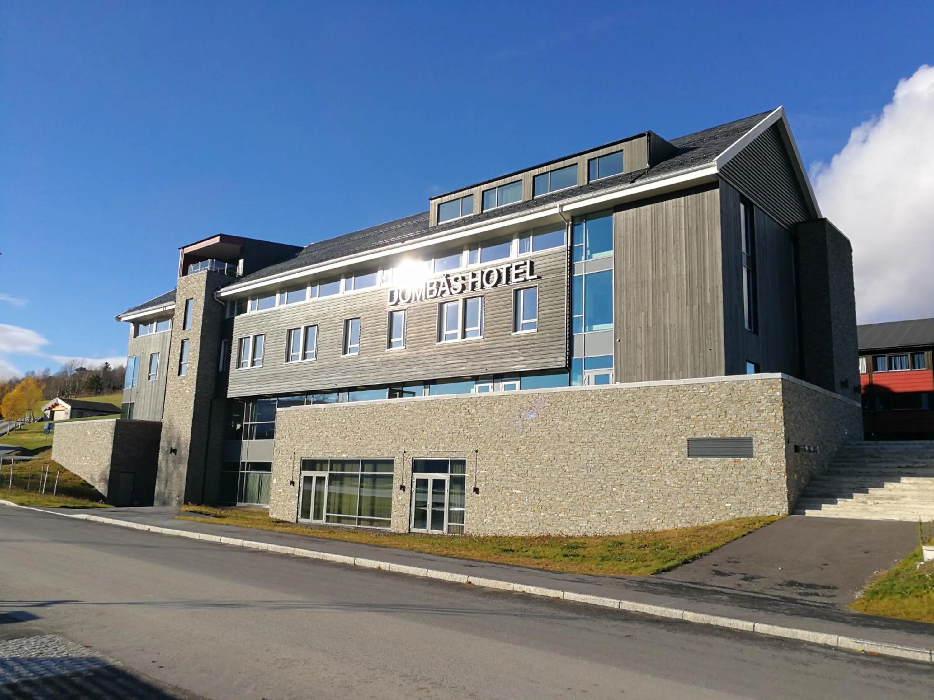 Facade/entrance in Dombås Hotel